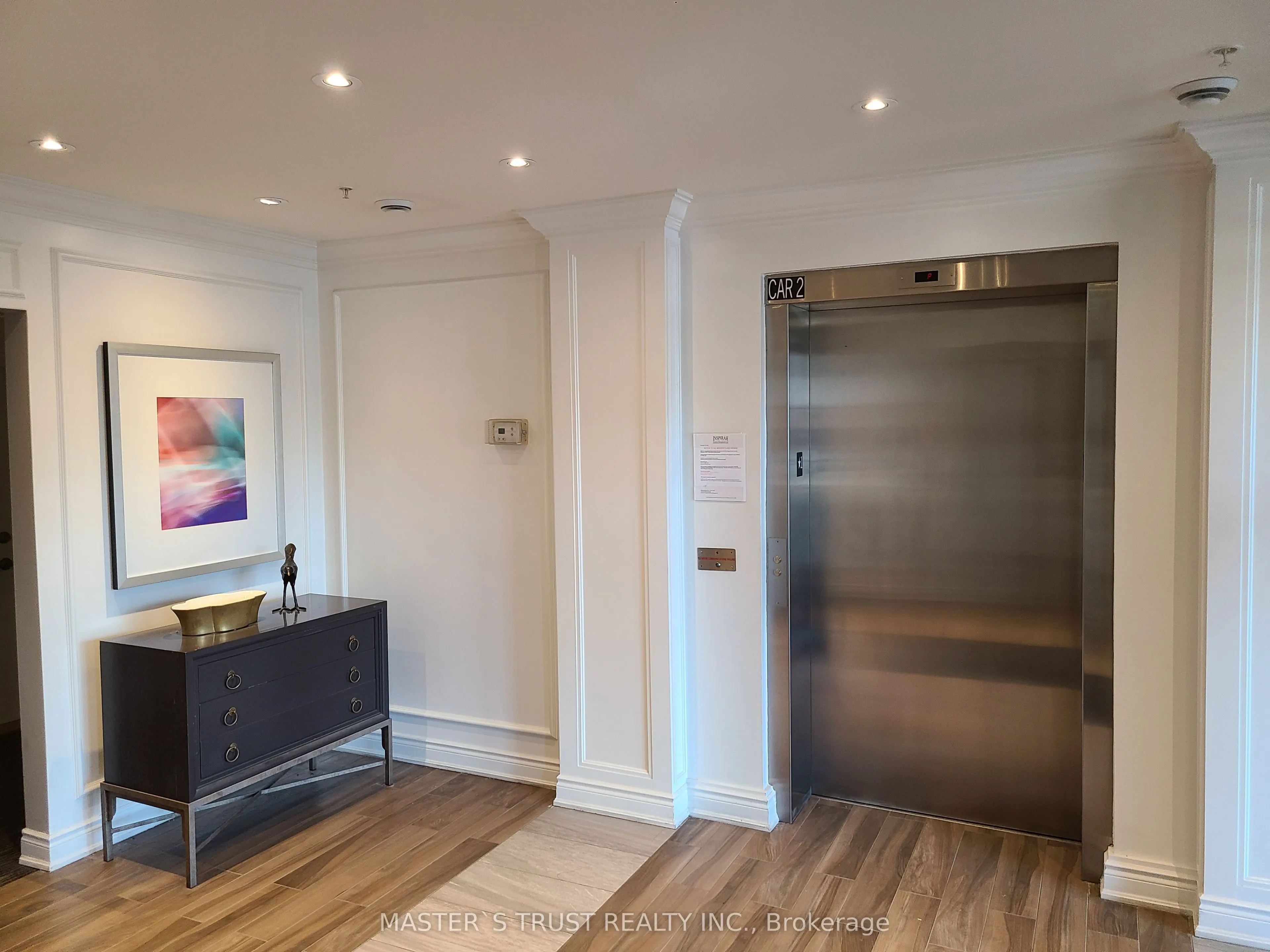 1077 Gordon Street, #323