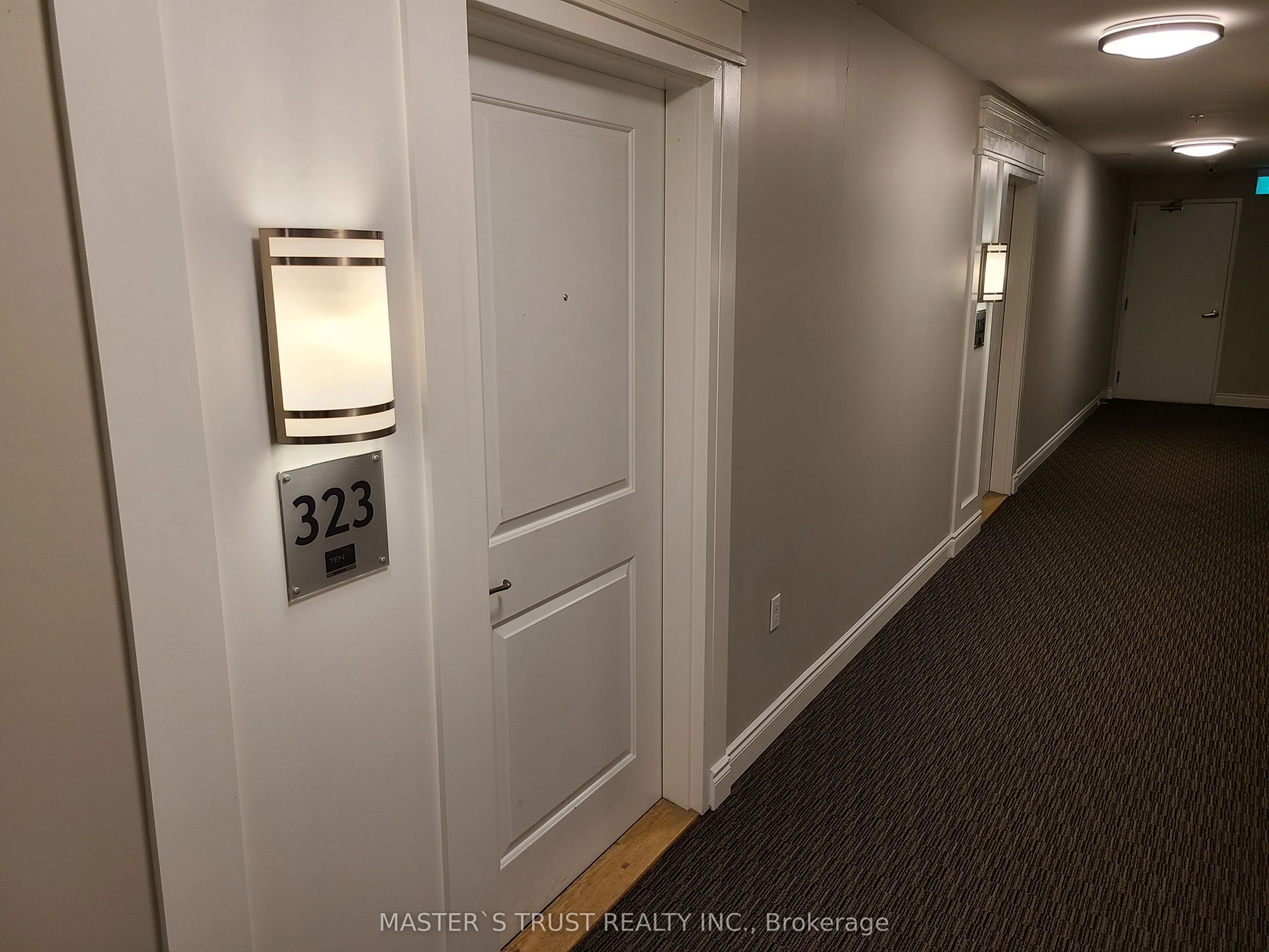 1077 Gordon Street, #323