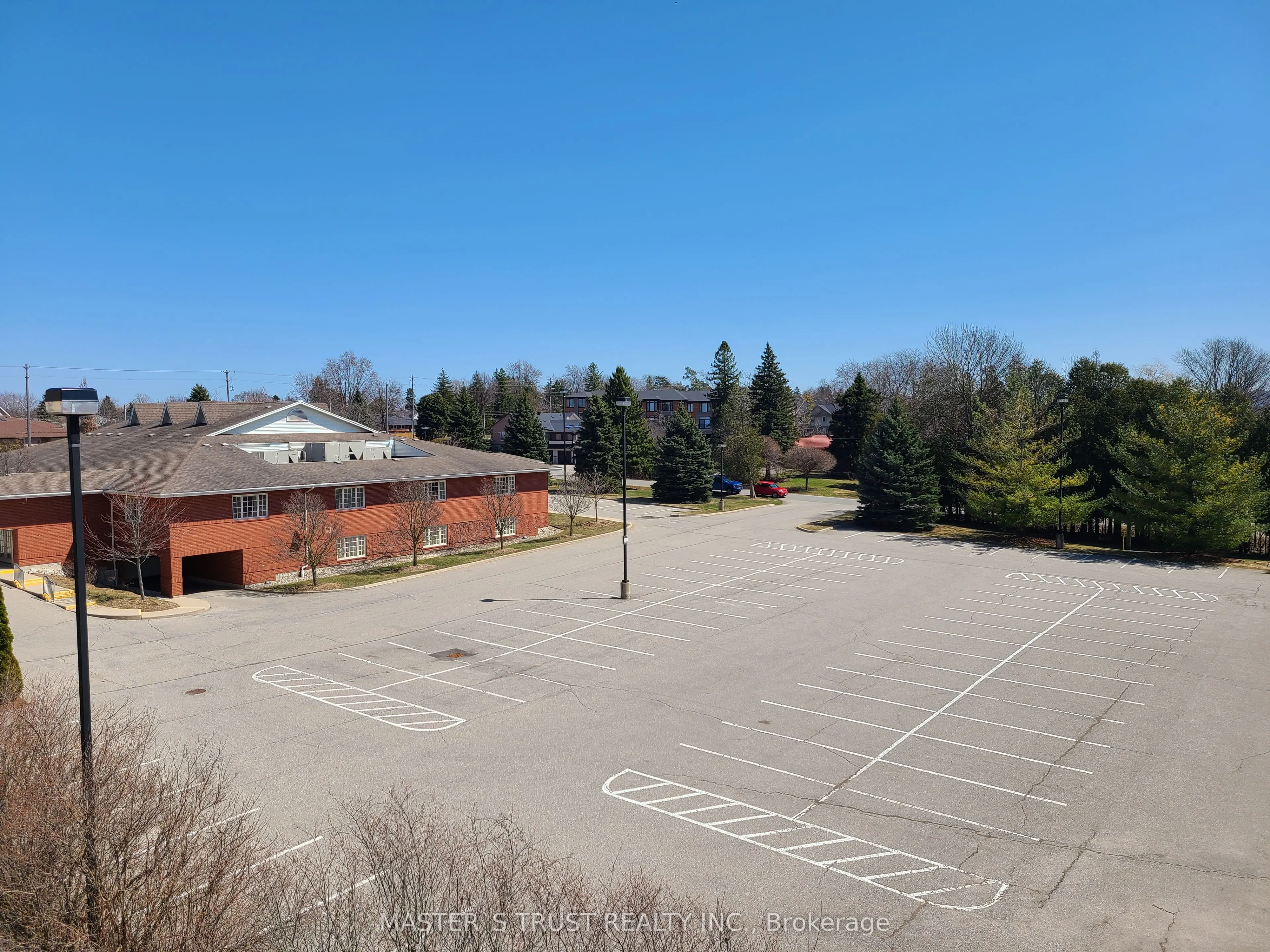 1077 Gordon Street, #323