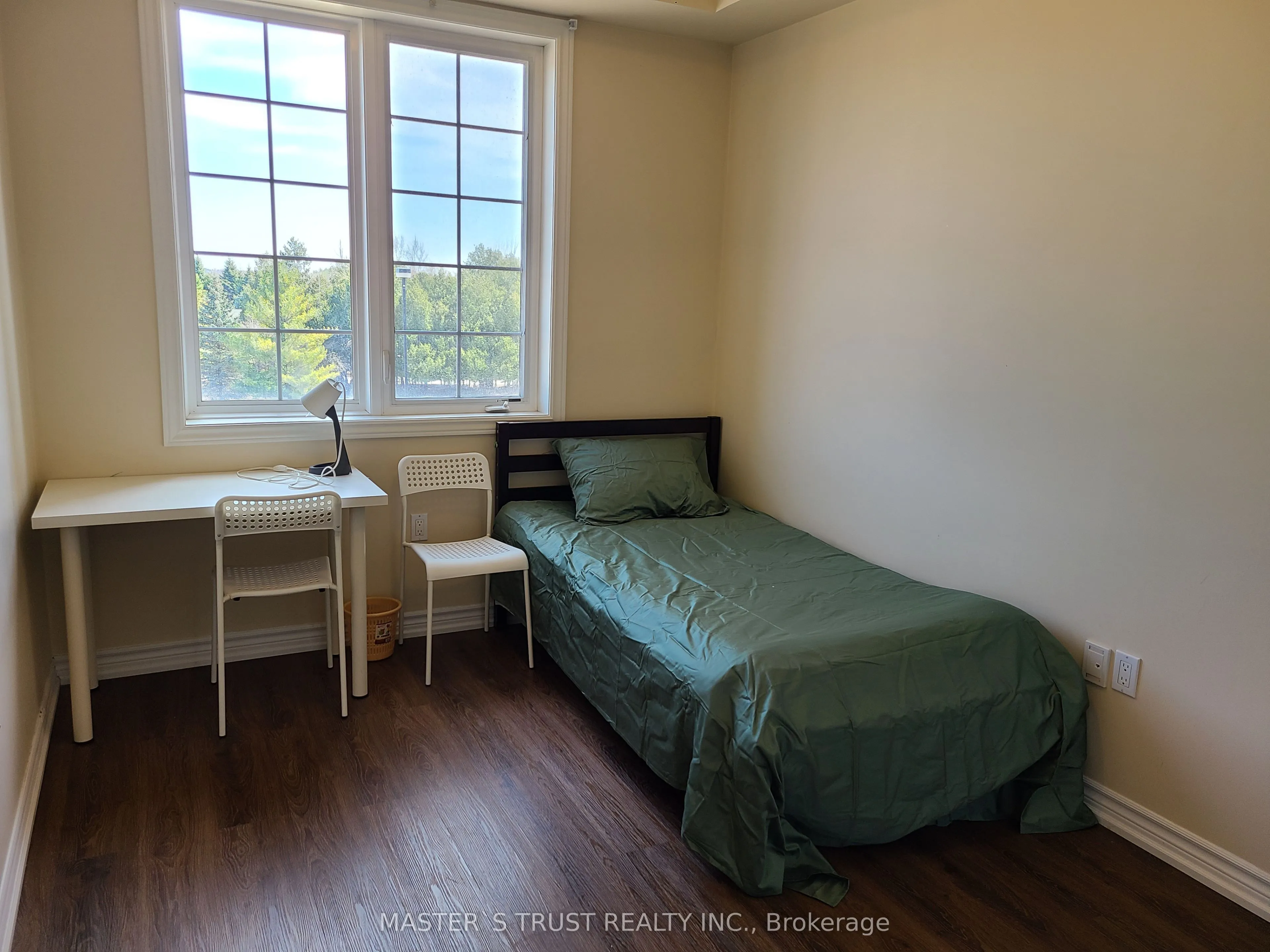 1077 Gordon Street, #323