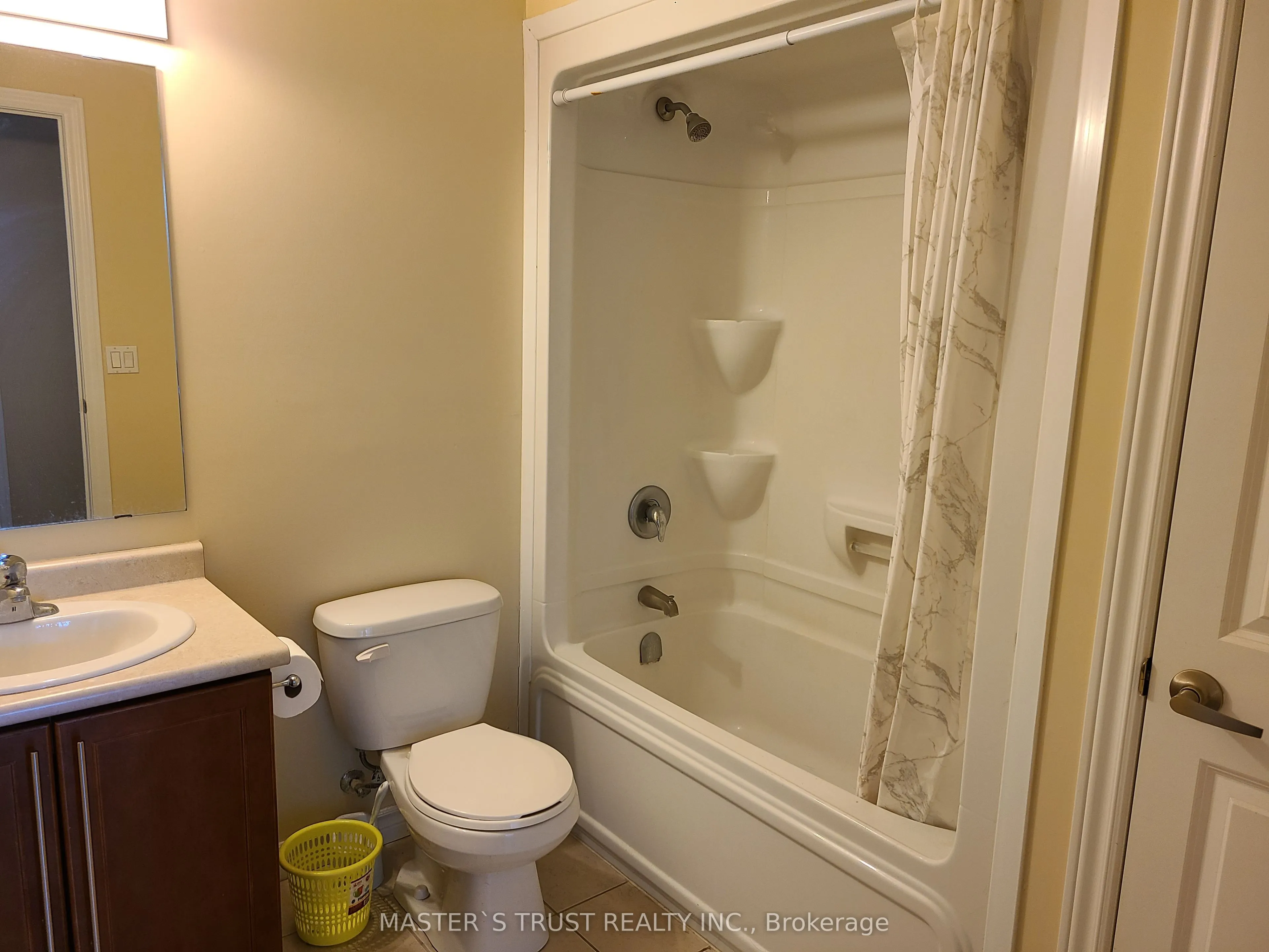 1077 Gordon Street, #323