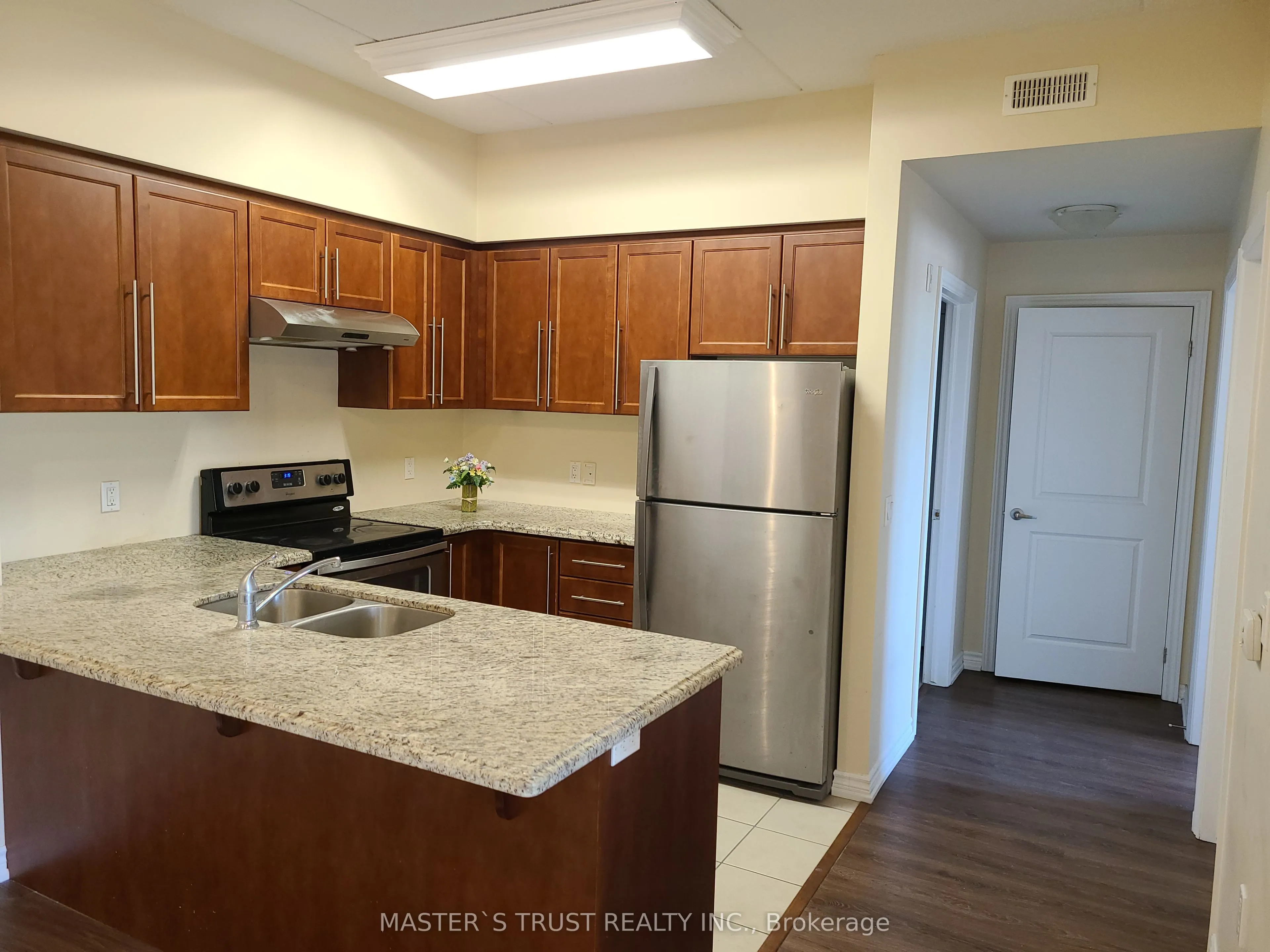 1077 Gordon Street, #323