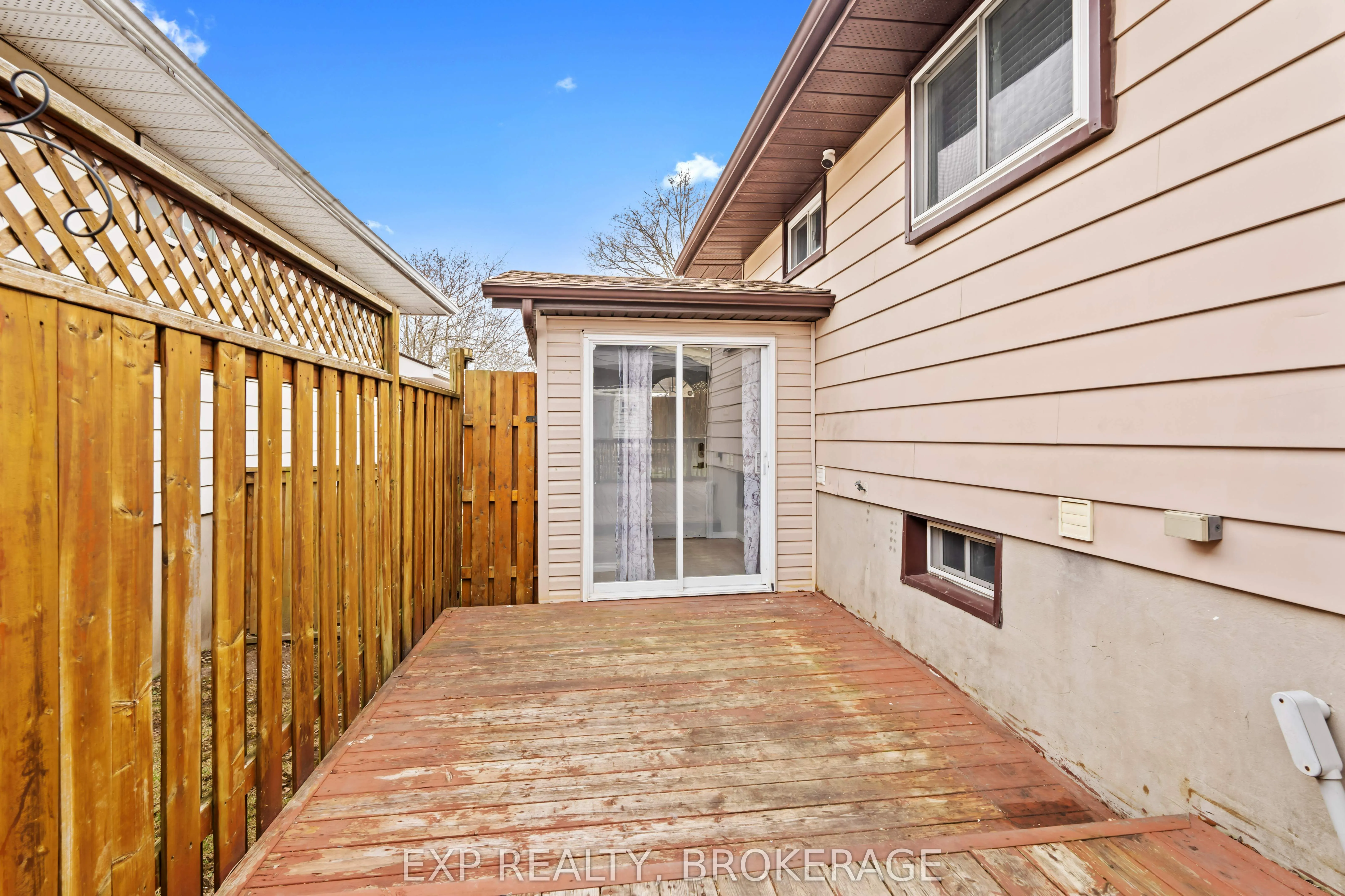 60 GUTHRIE Drive