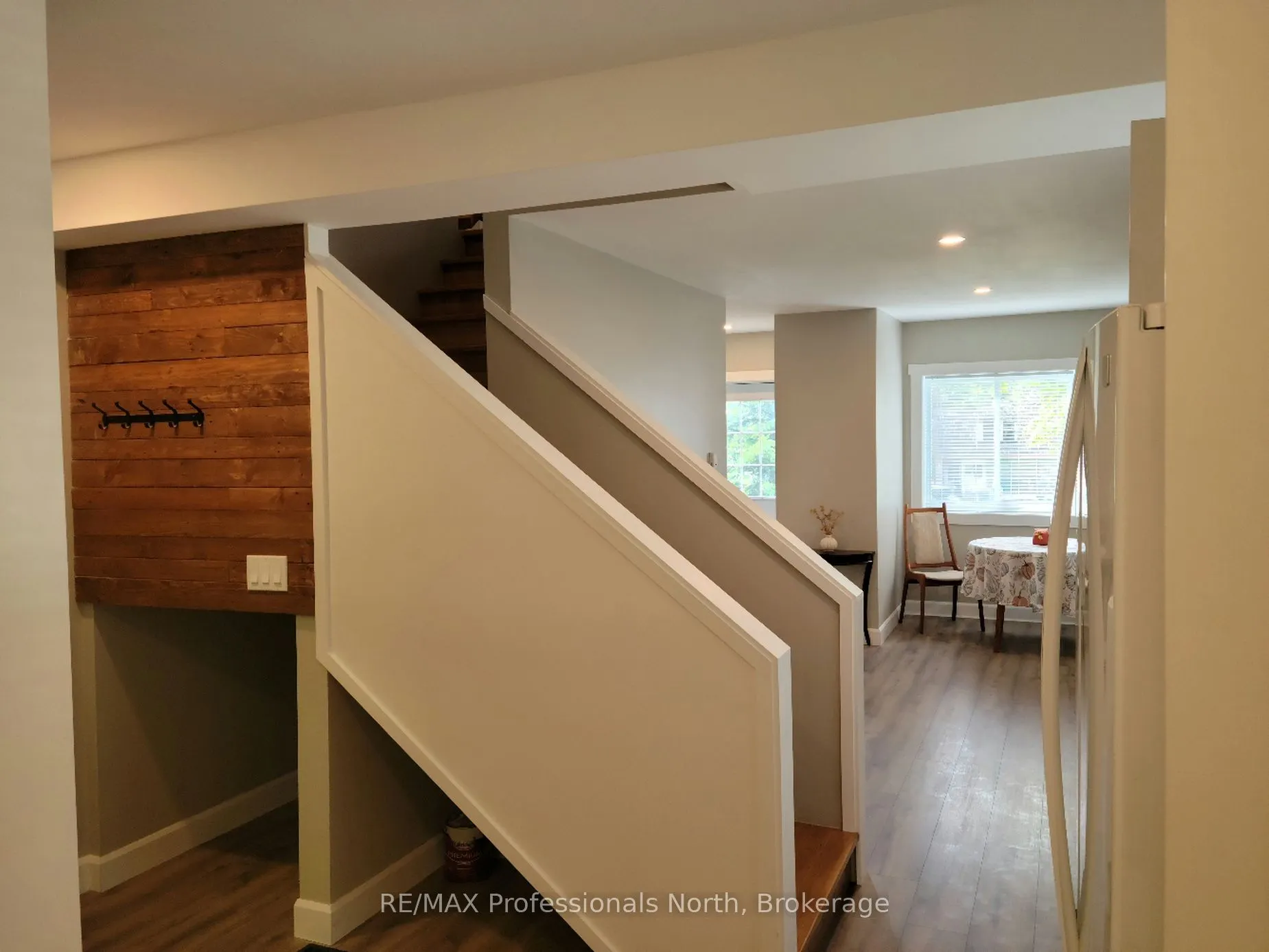 187 MAIN Street W