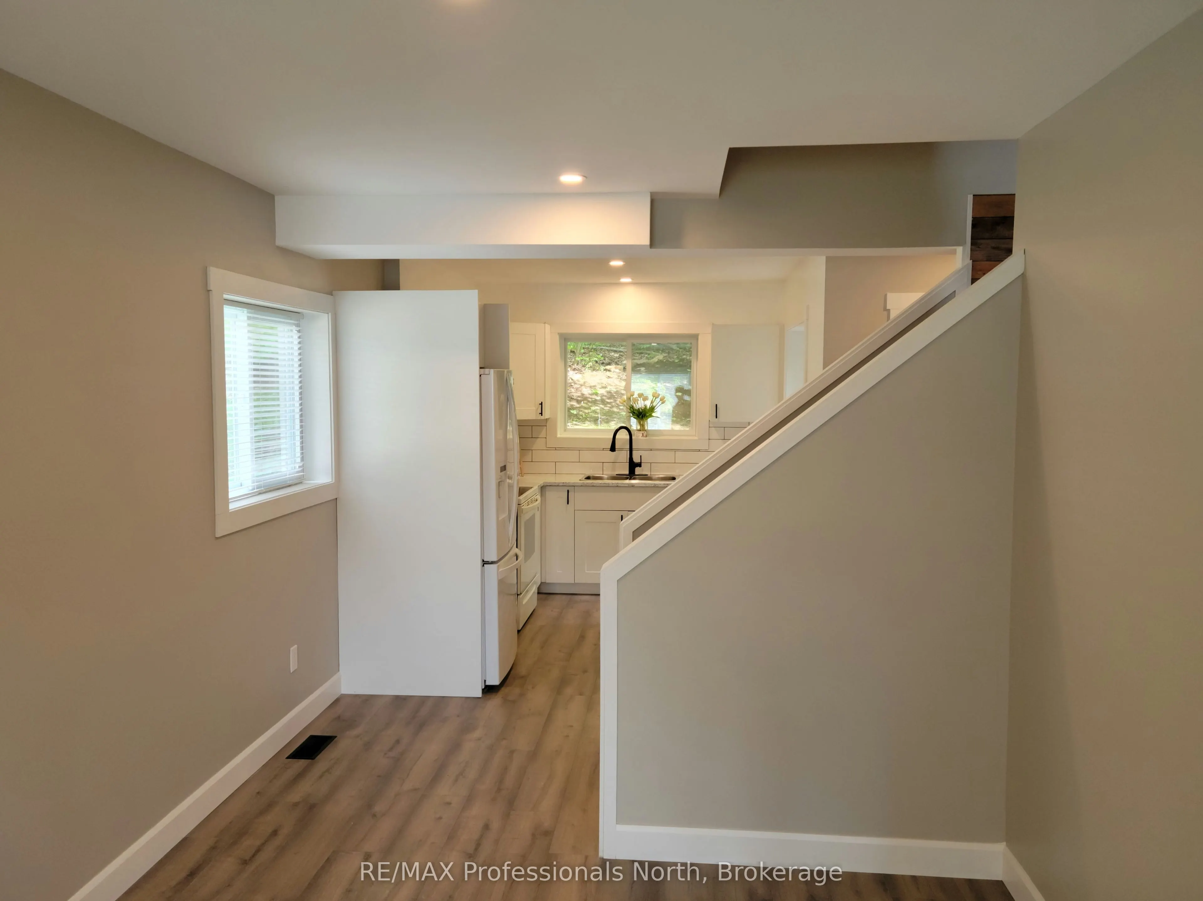 187 MAIN Street W