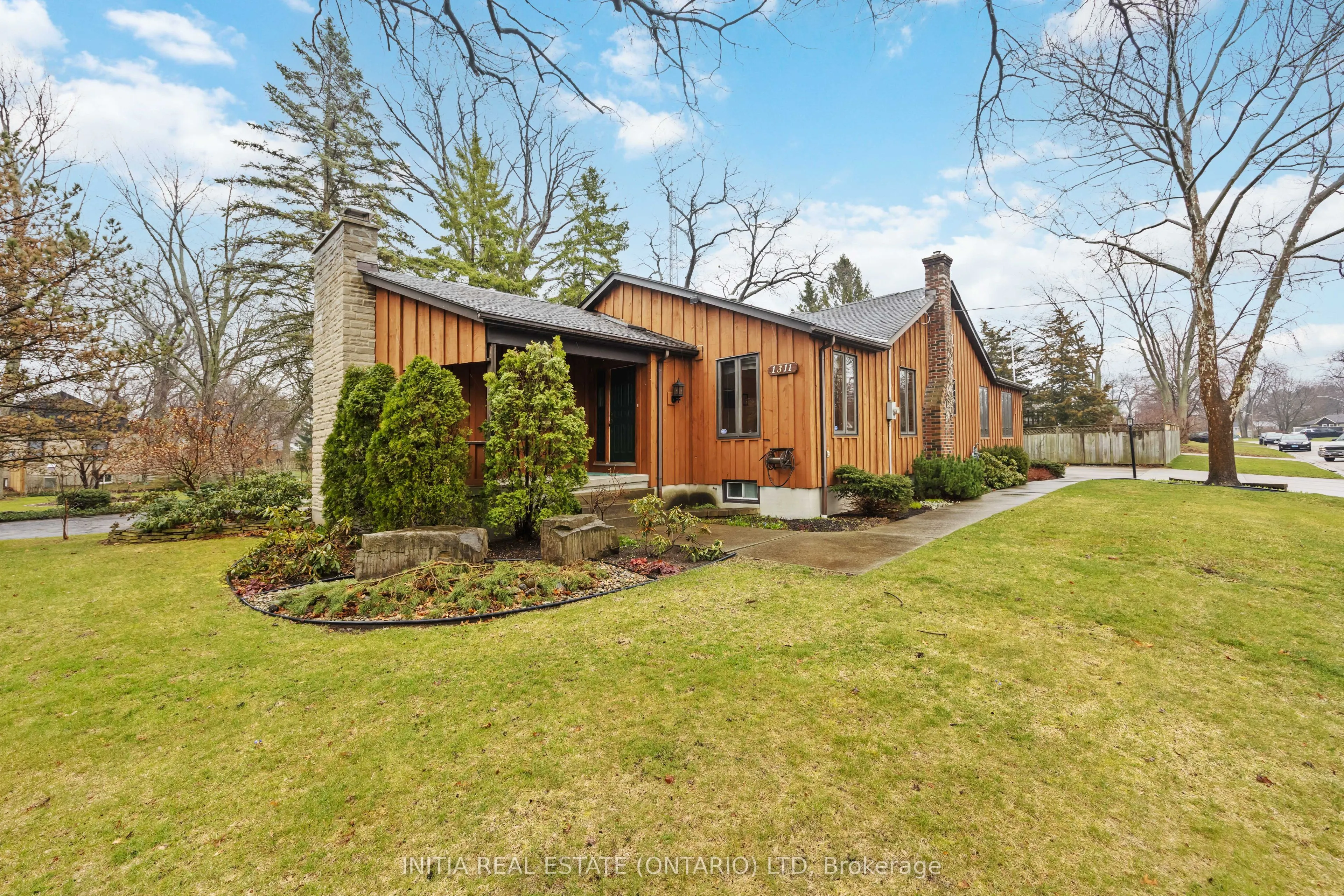 1311 Lakeshore Road
