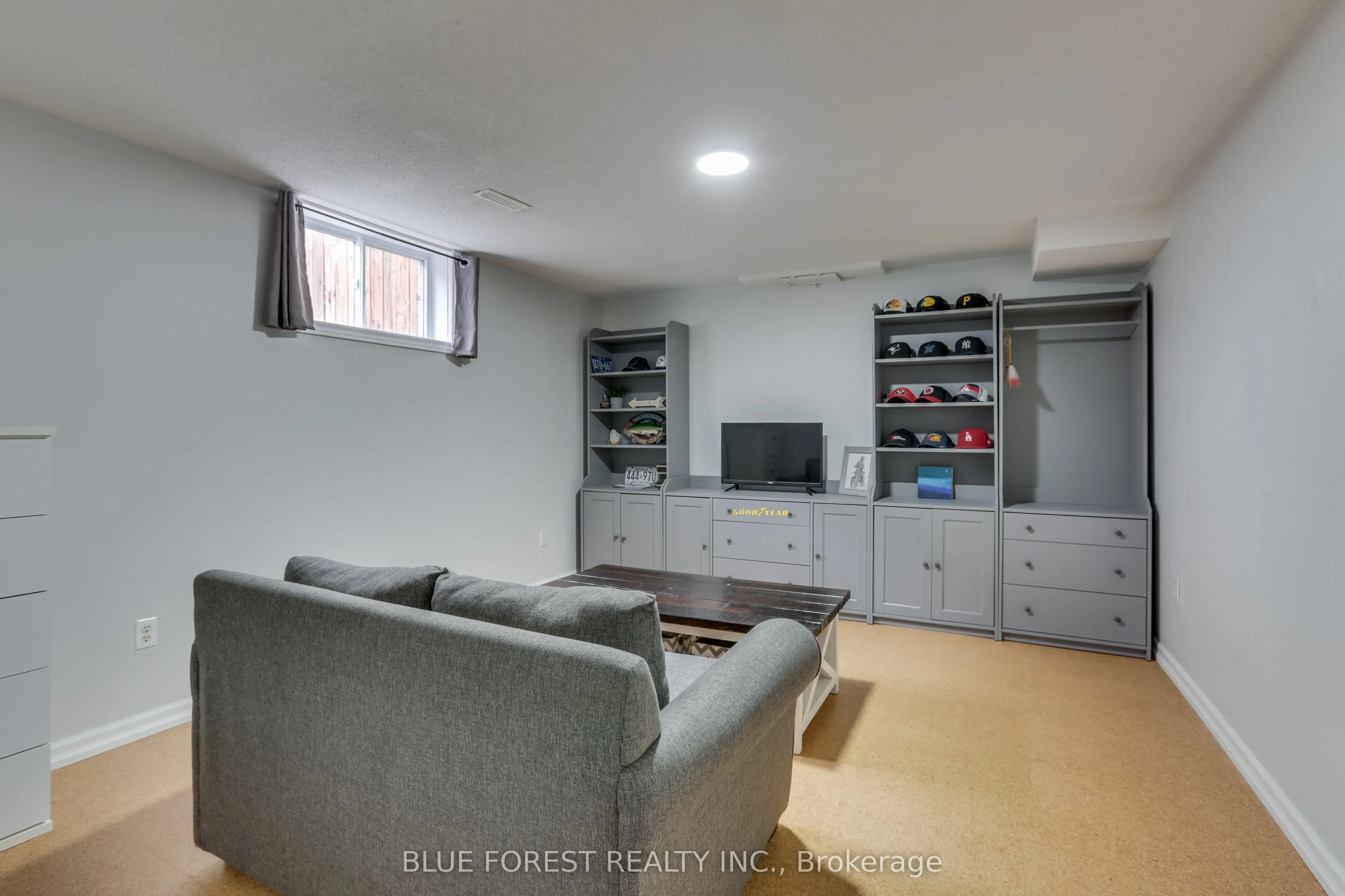 20 Turnberry Drive