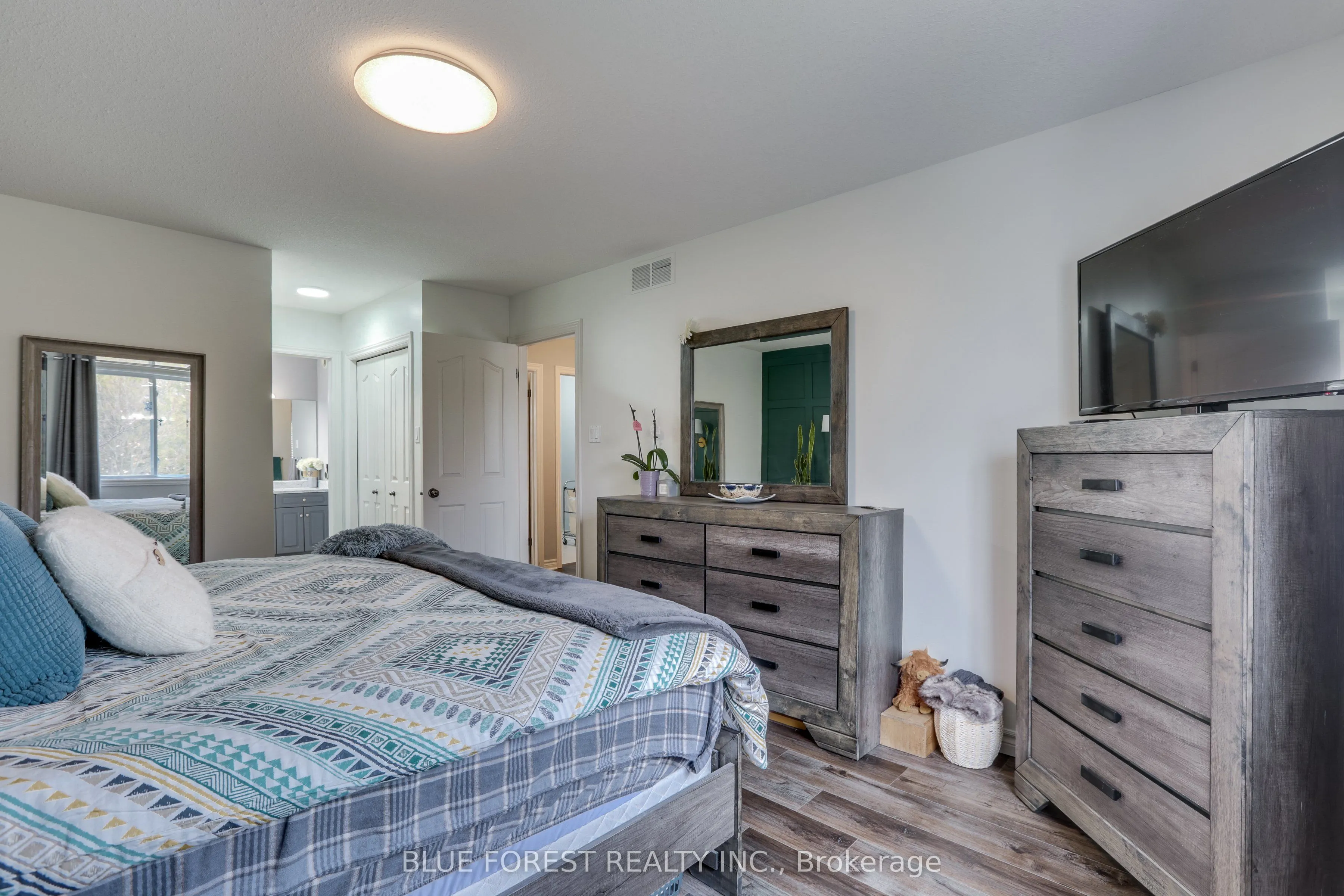 20 Turnberry Drive