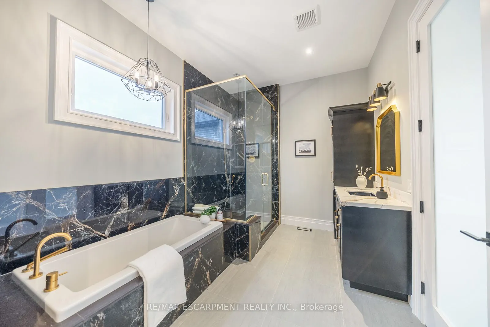 3 Clover Lane