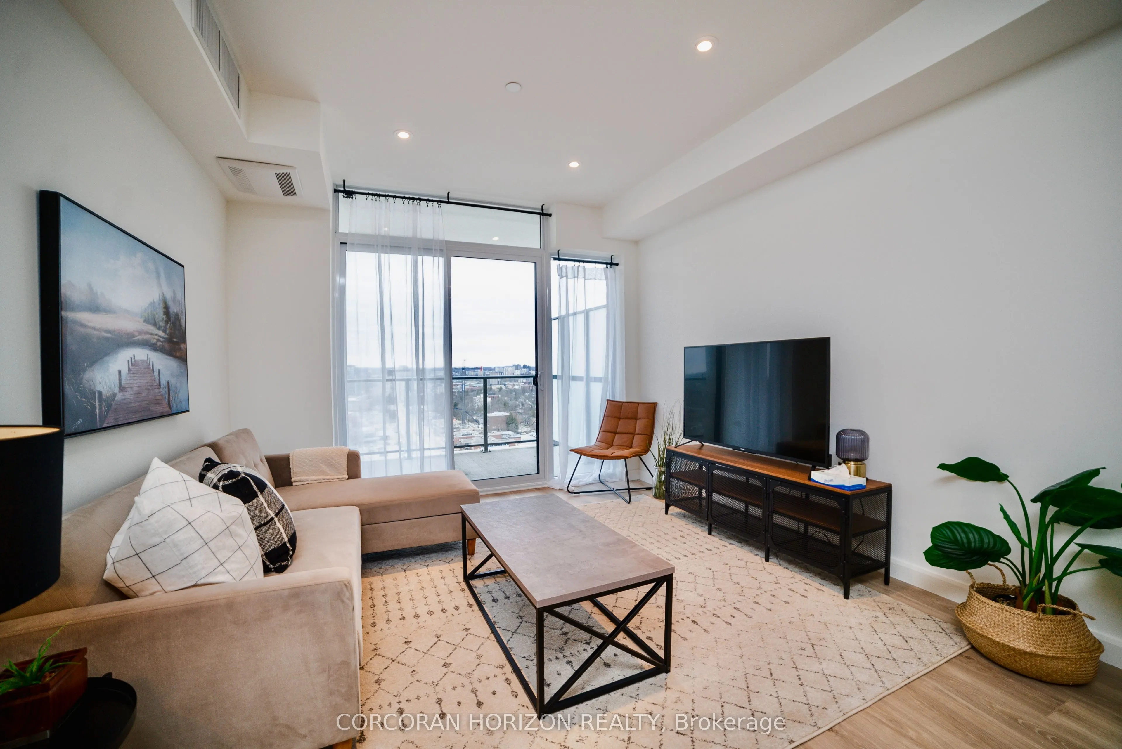 741 King Street W #1807