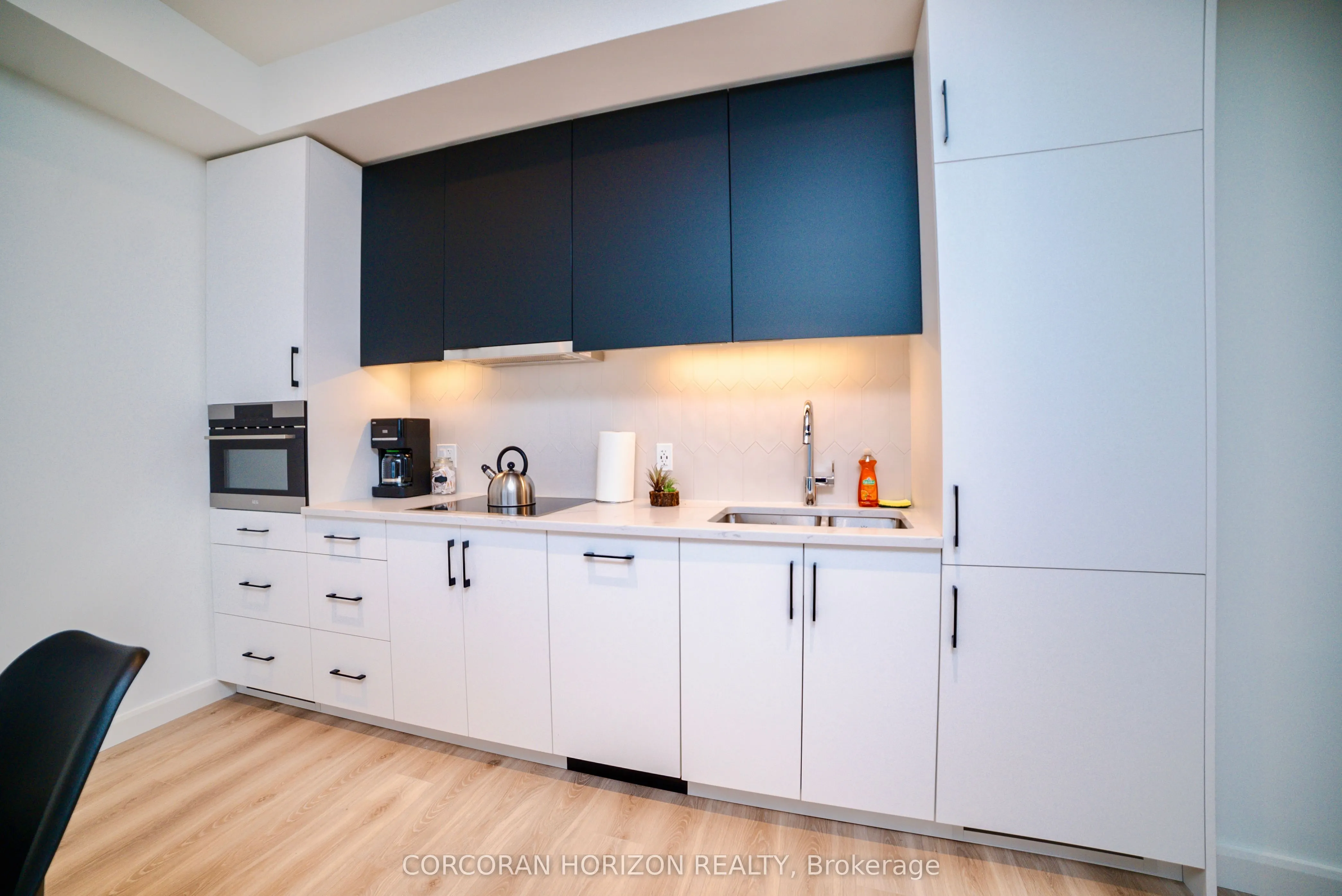 741 King Street W #1807