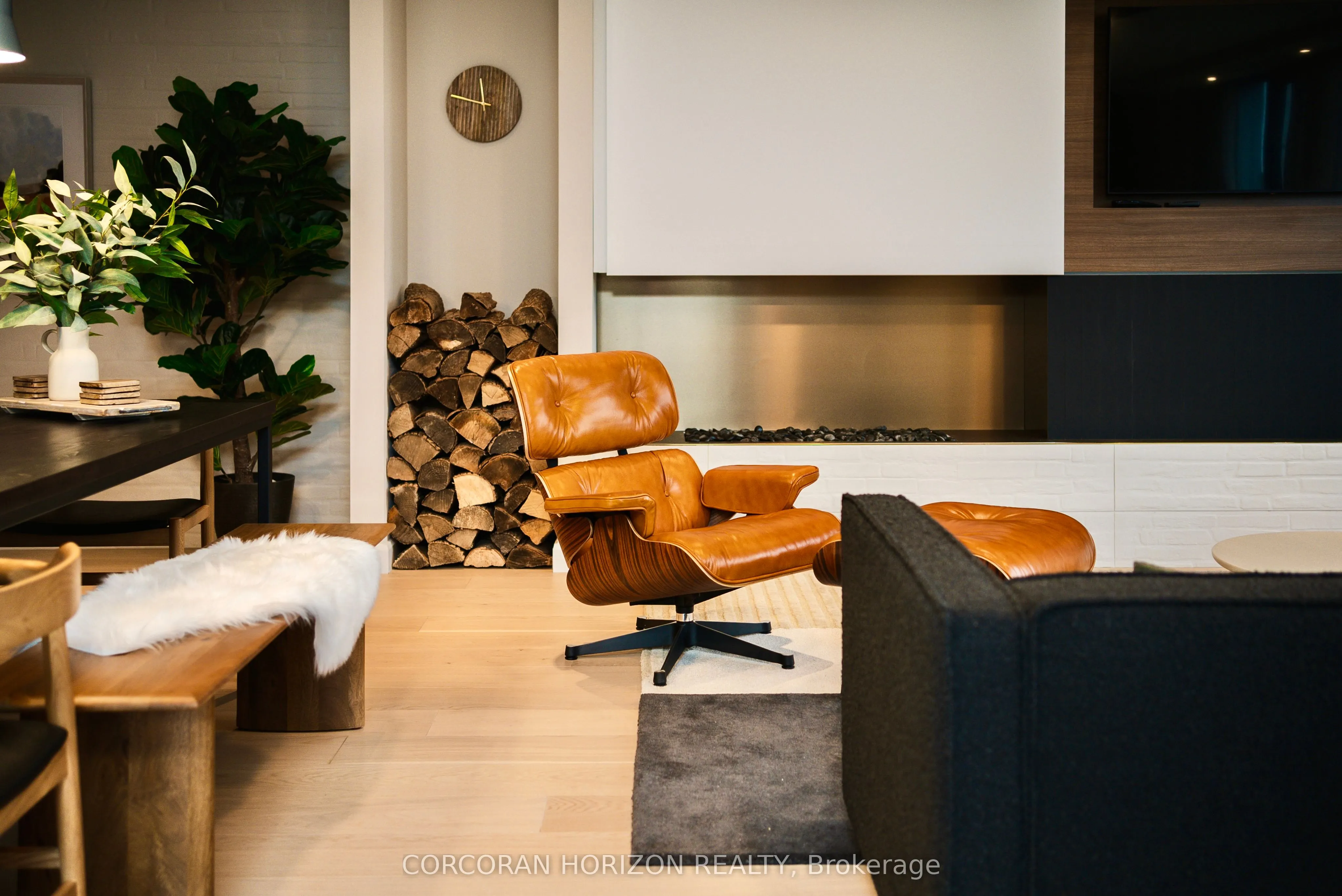 741 King Street W #1807