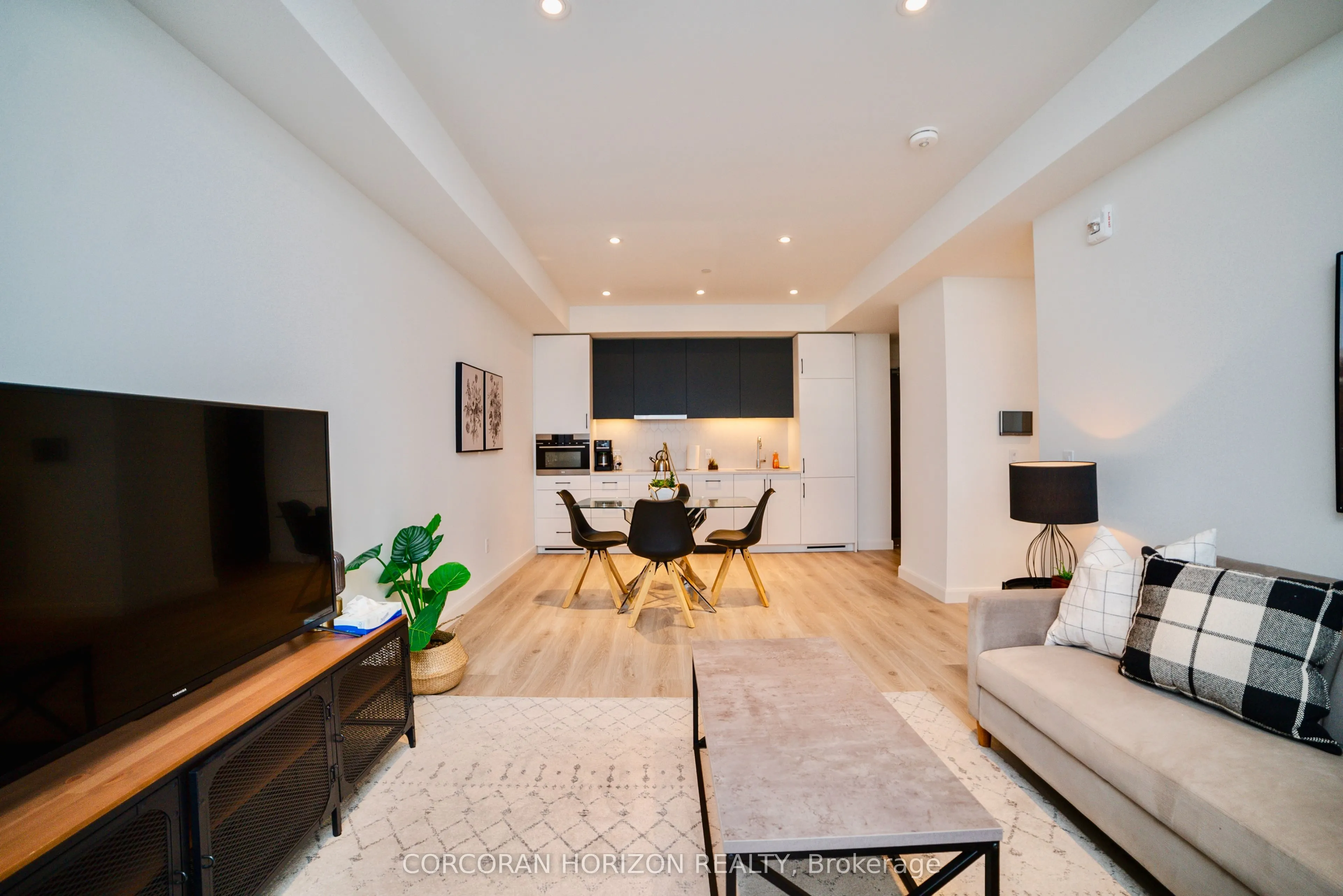 741 King Street W #1807