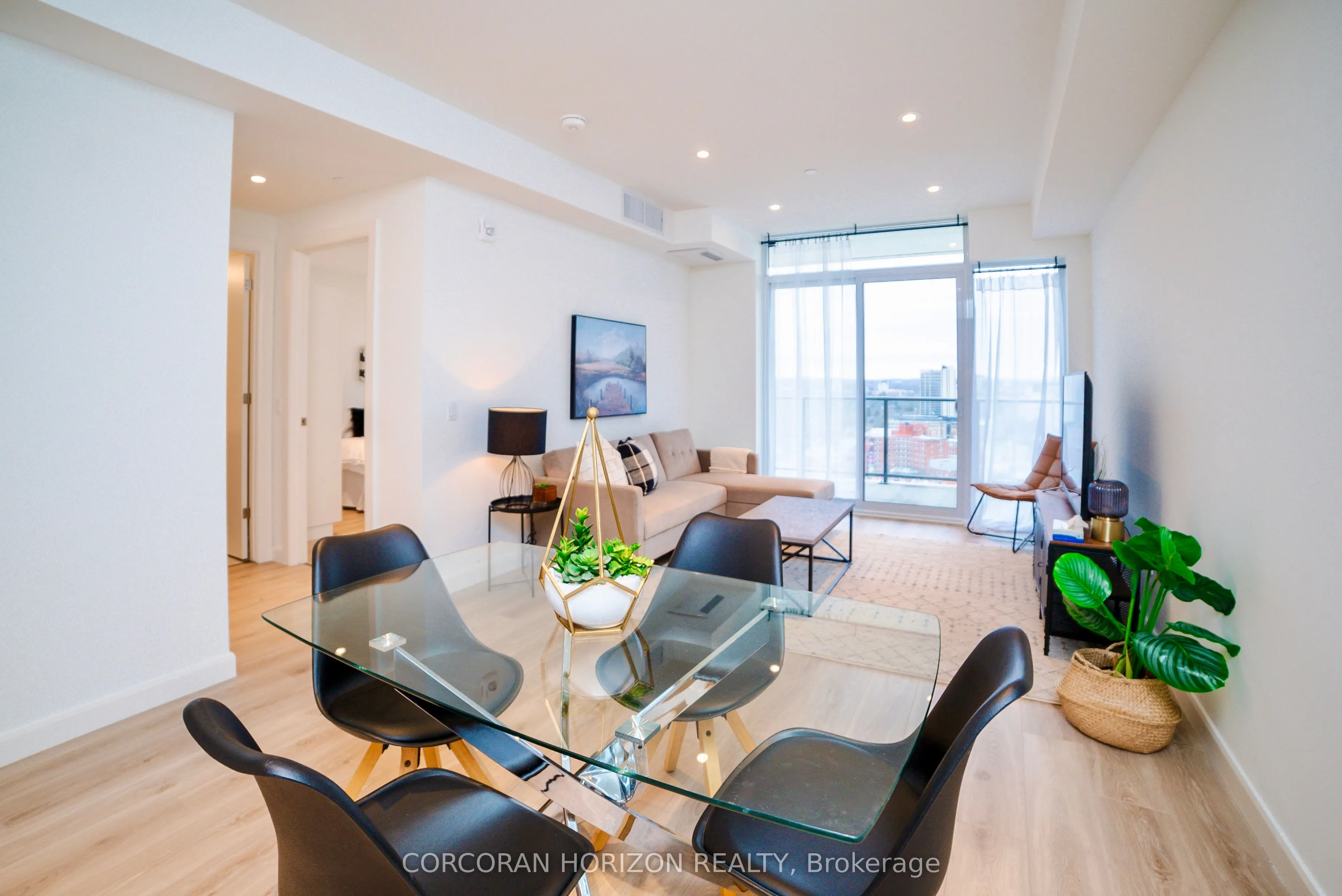 741 King Street W #1807