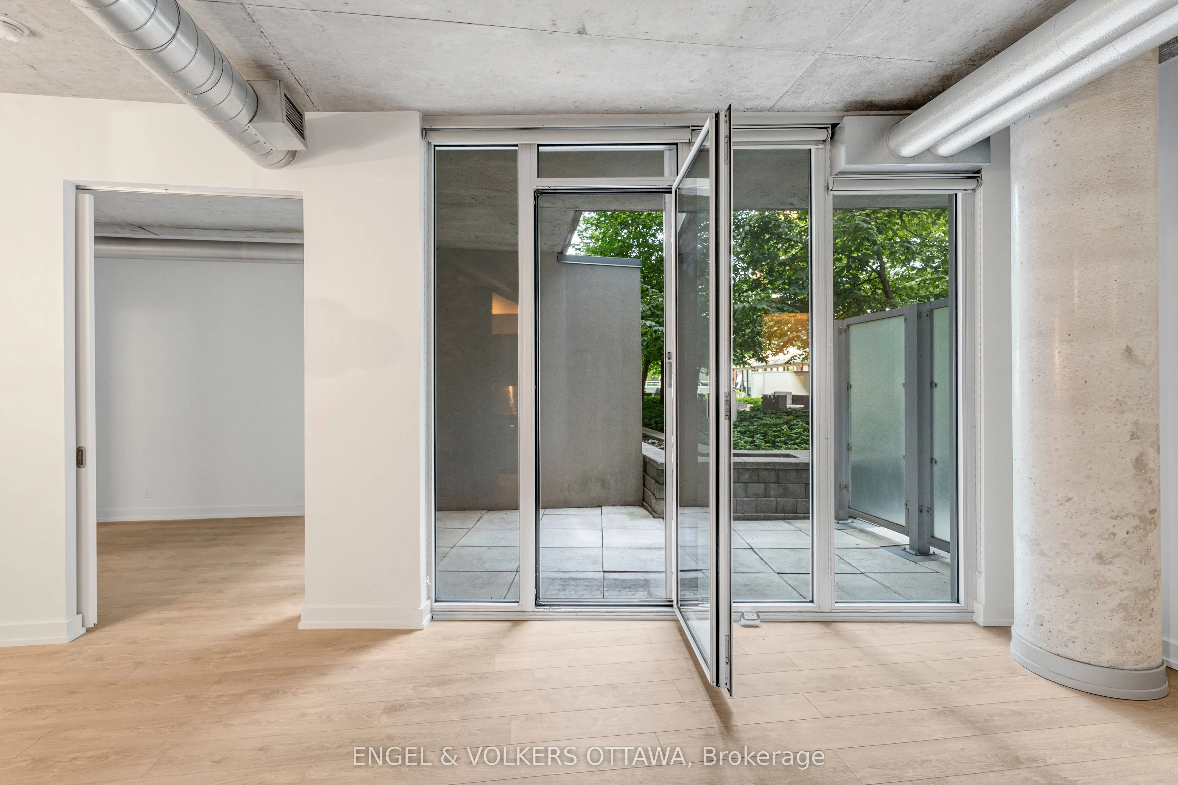 354 GLADSTONE Avenue #205