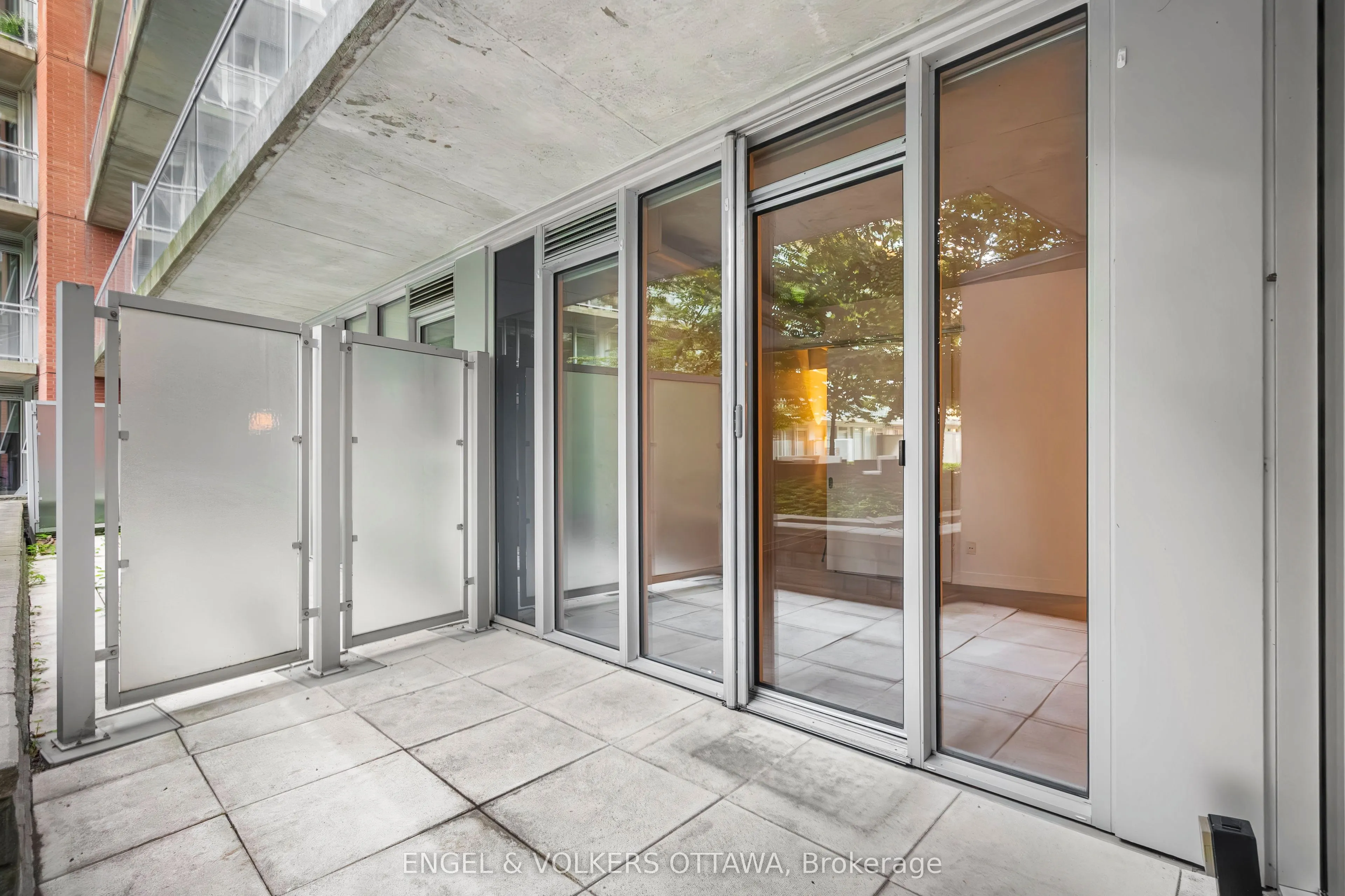 354 GLADSTONE Avenue #205