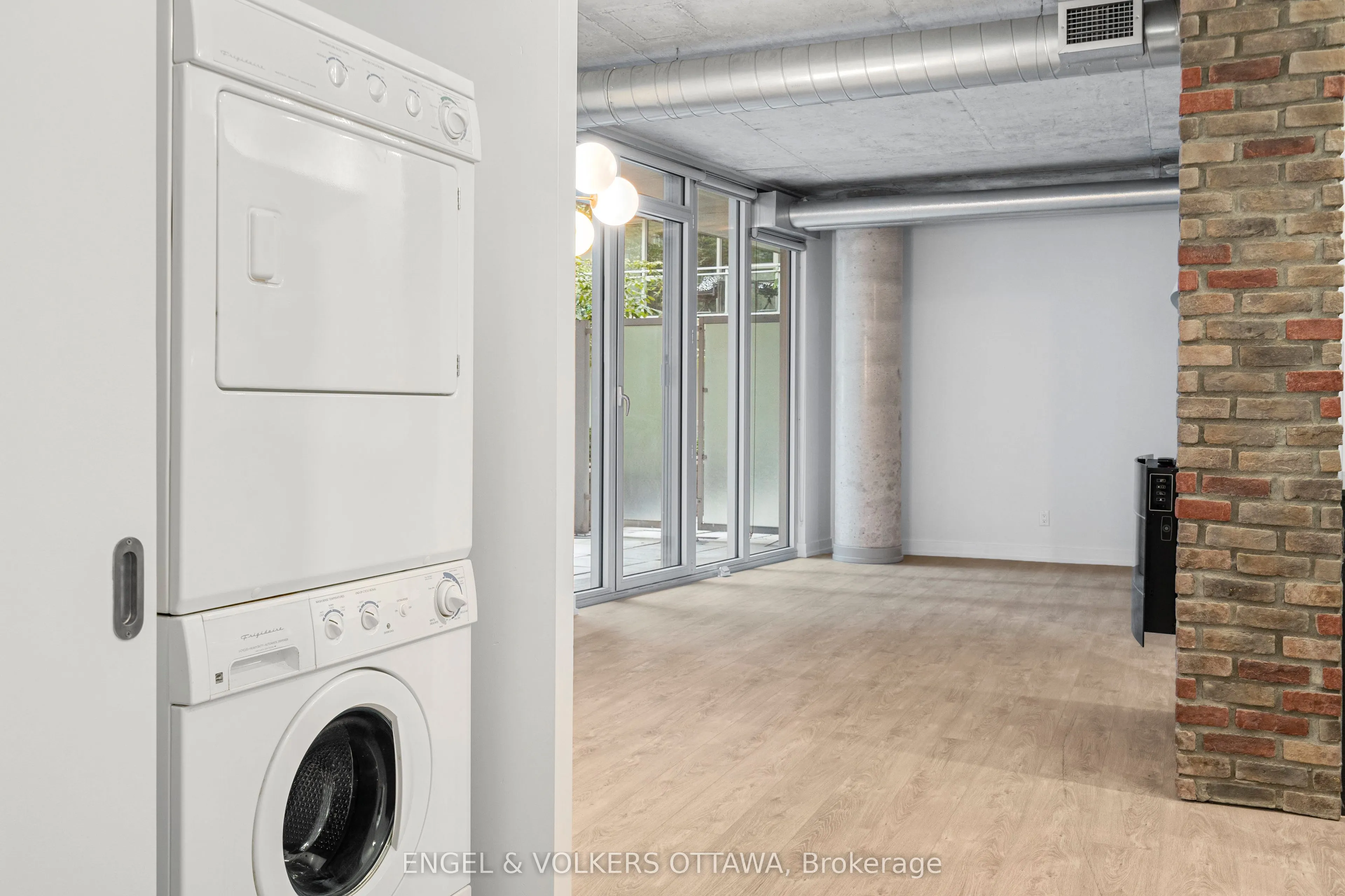 354 GLADSTONE Avenue #205