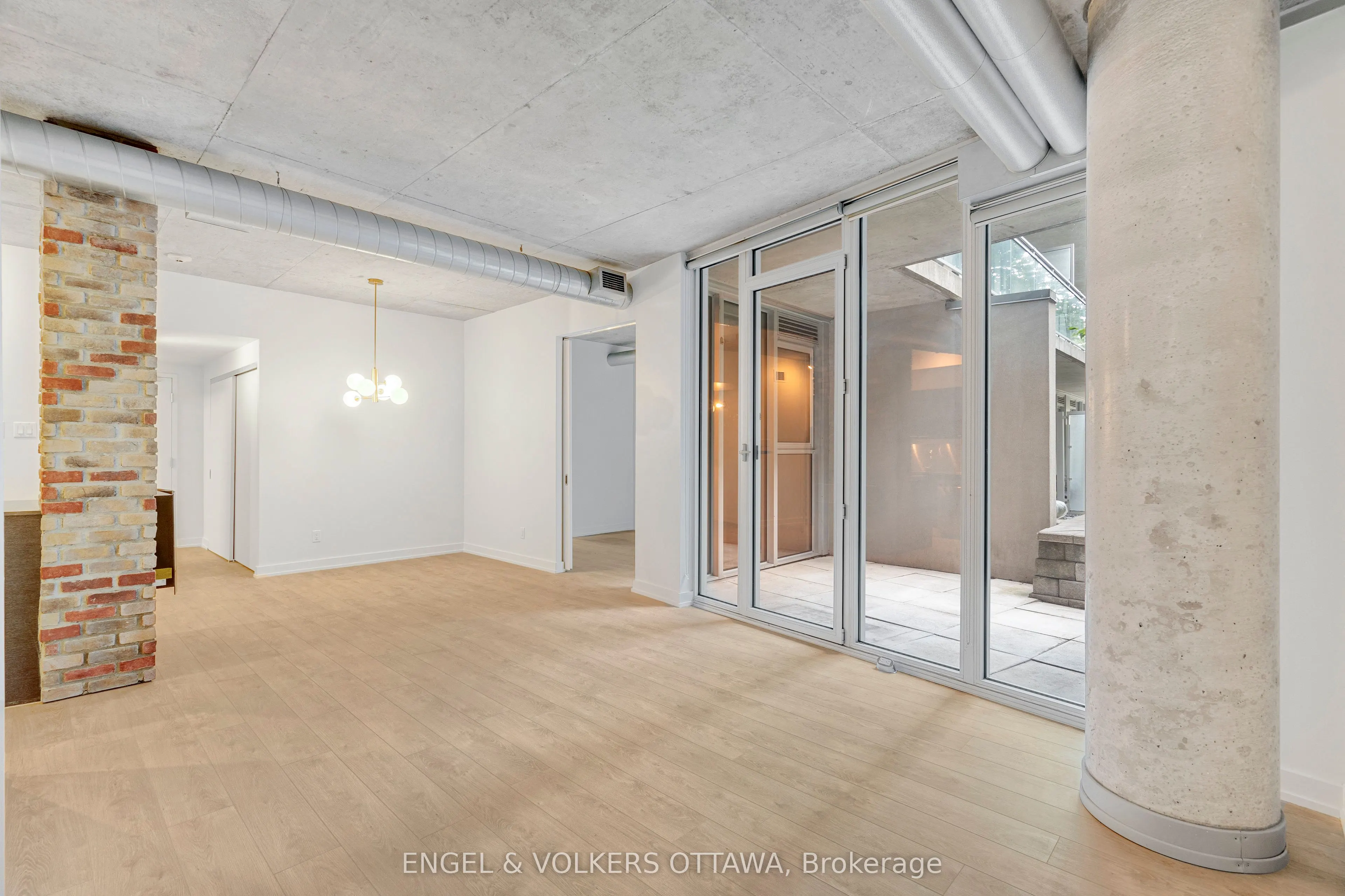 354 GLADSTONE Avenue #205