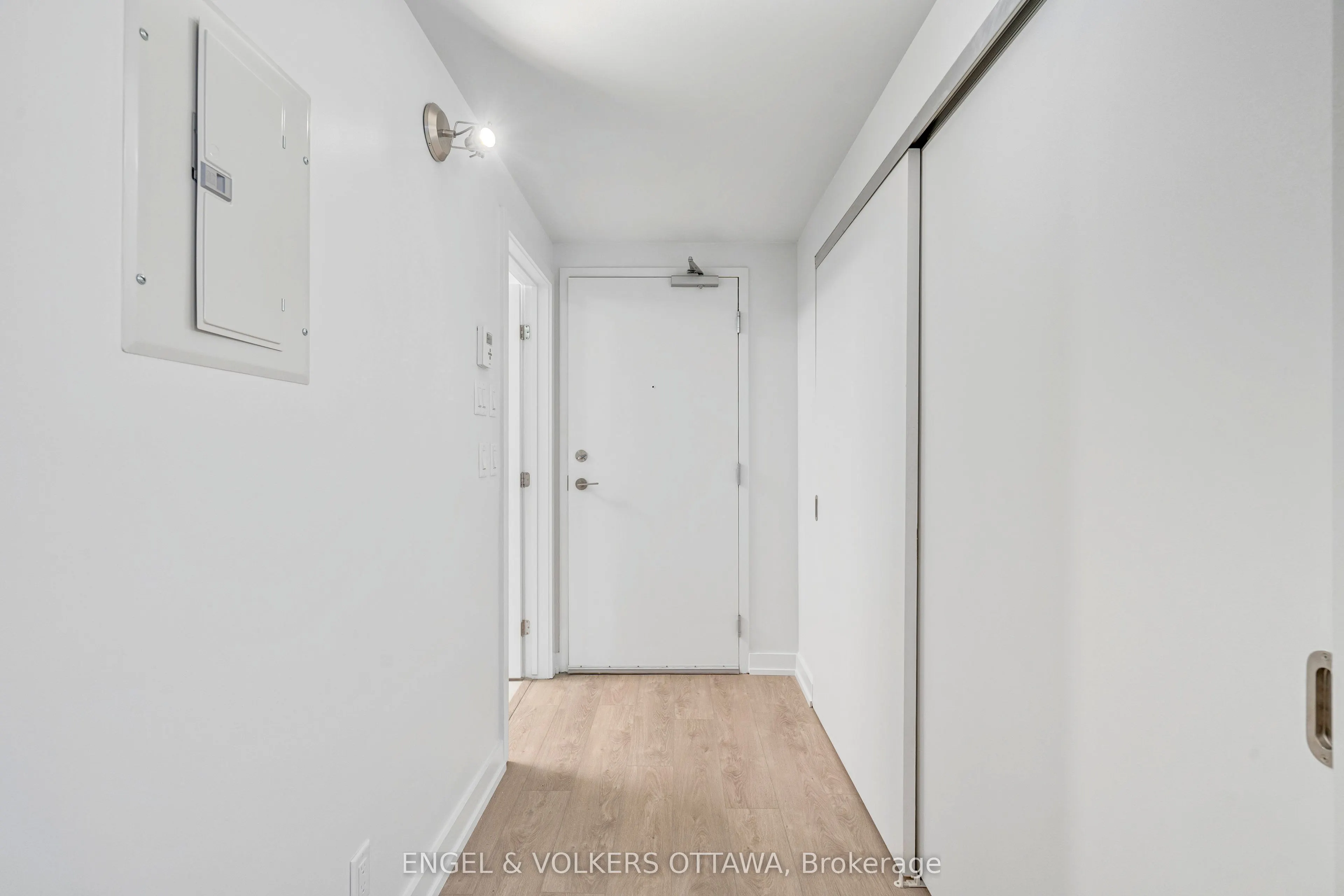 354 GLADSTONE Avenue #205