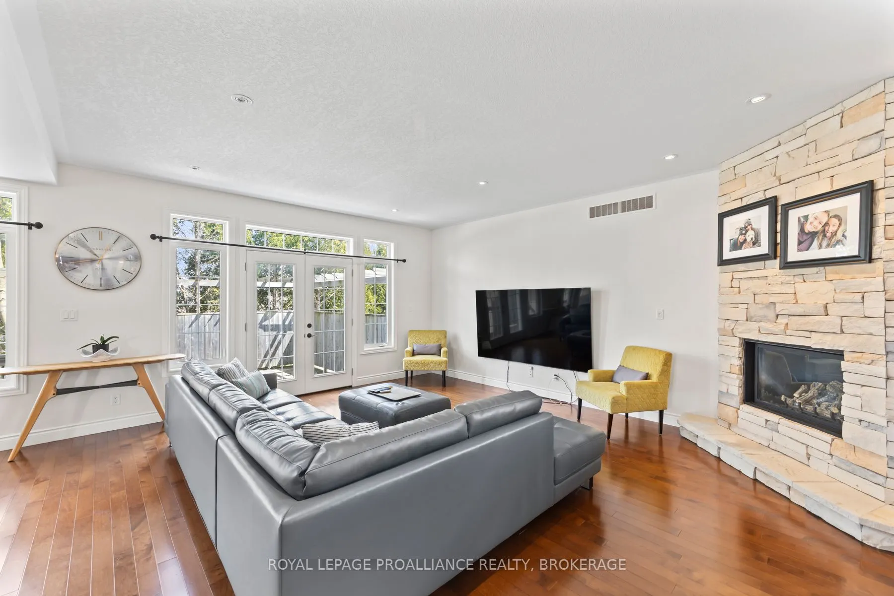 5008 Fox Run Place