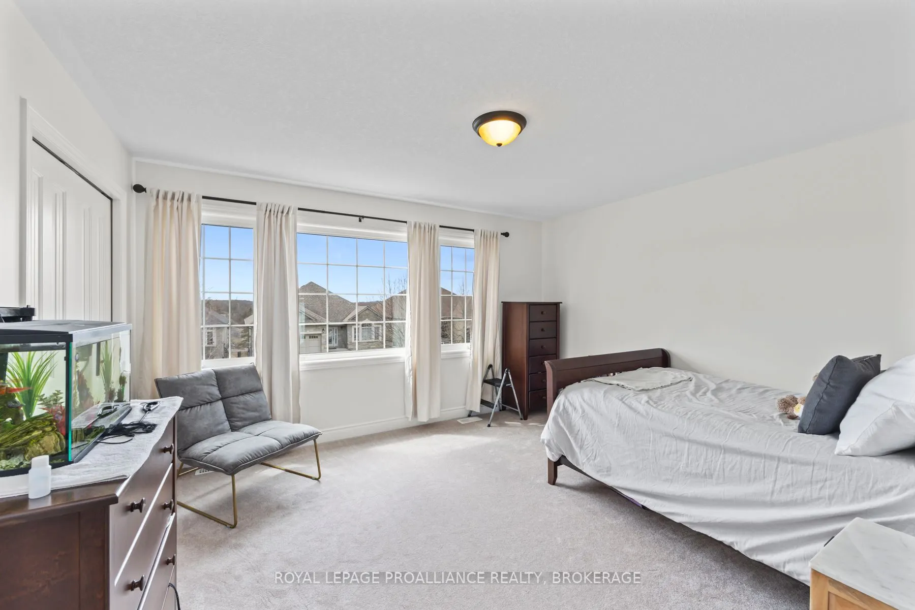5008 Fox Run Place