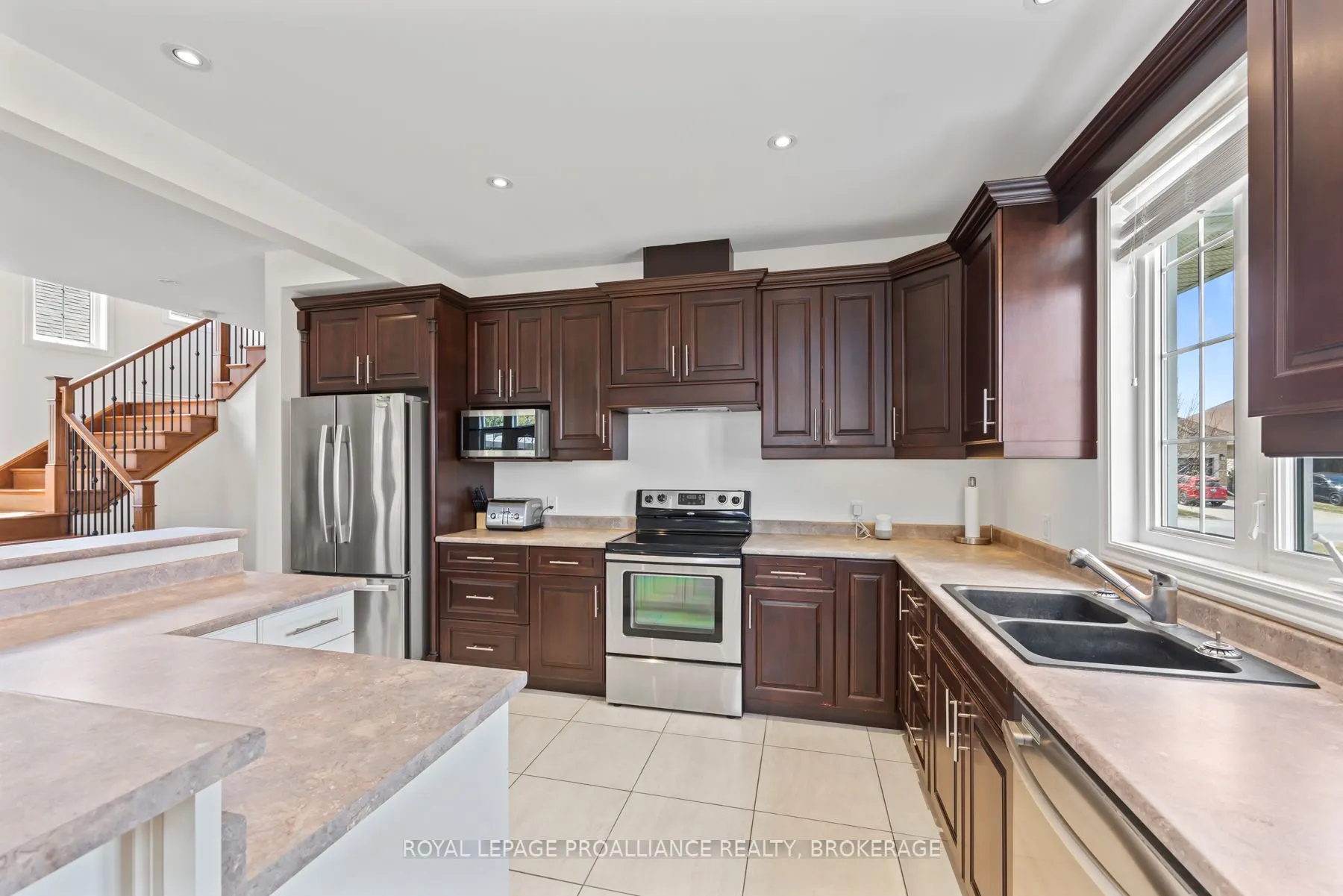 5008 Fox Run Place