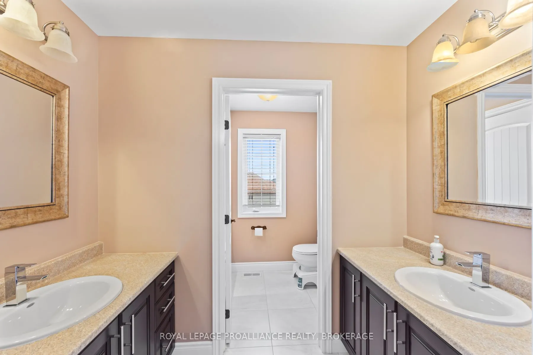 5008 Fox Run Place