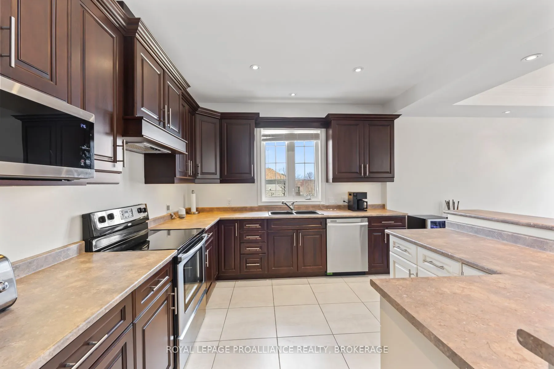 5008 Fox Run Place