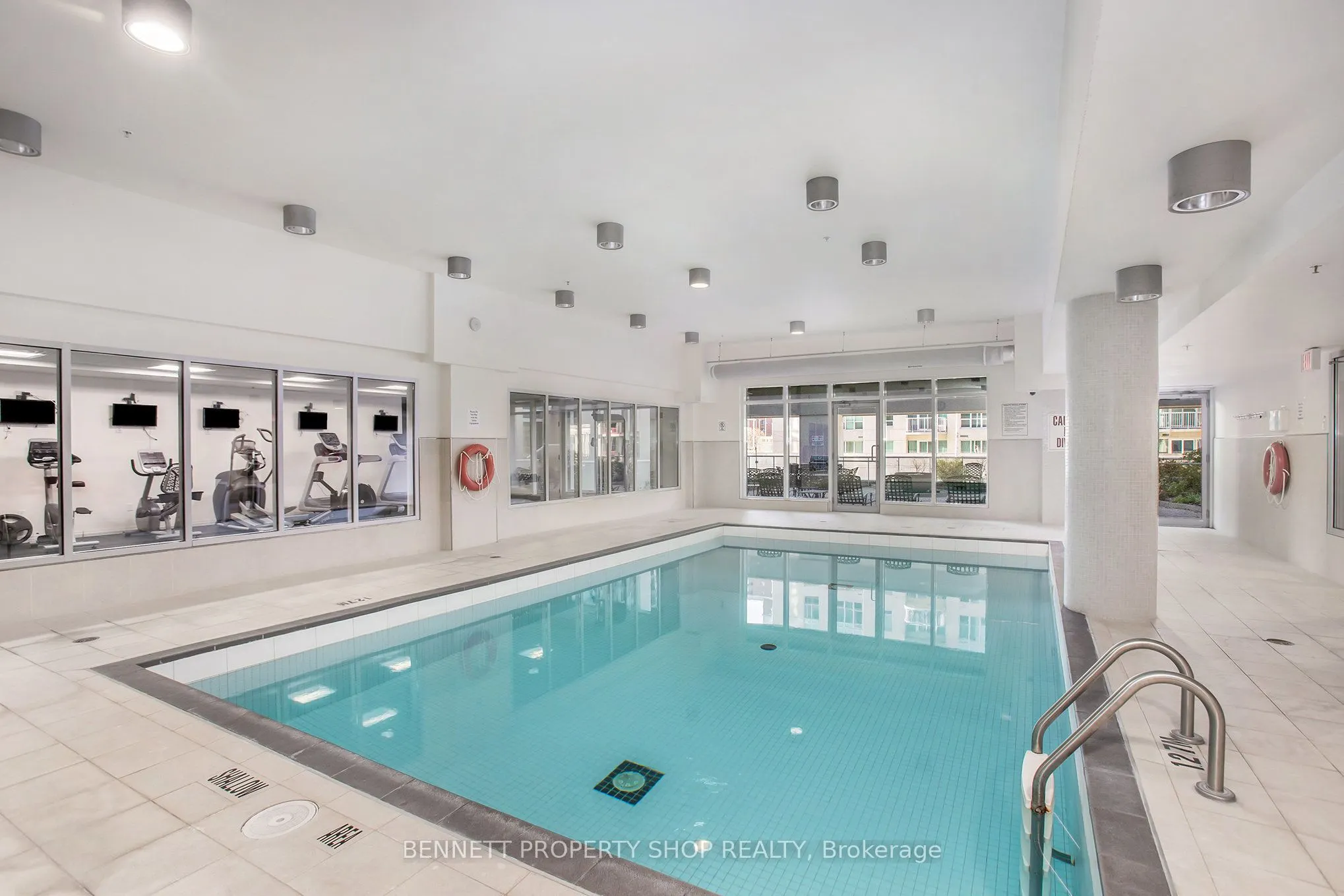 242 Rideau Street, #807