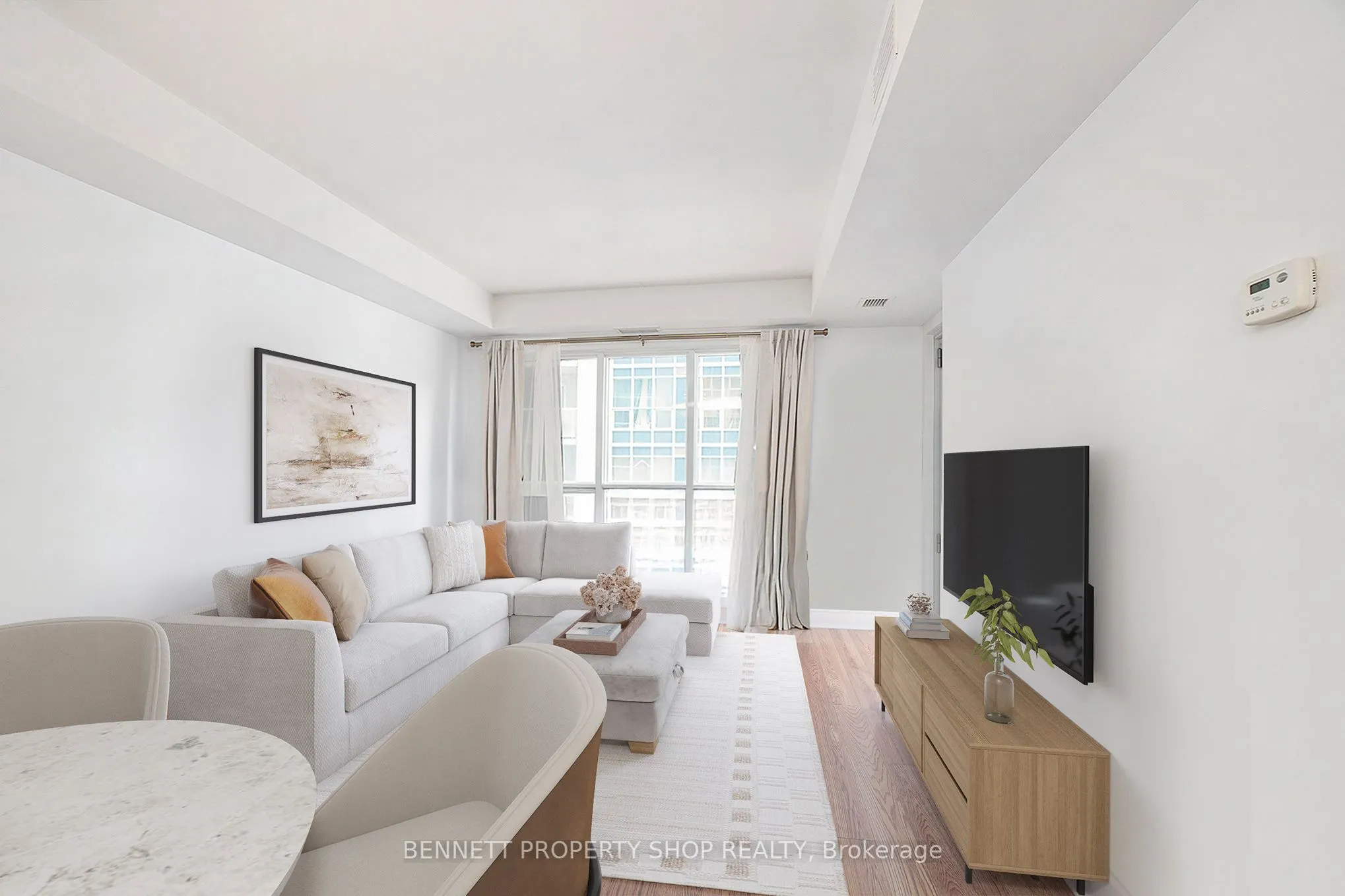 242 Rideau Street, #807