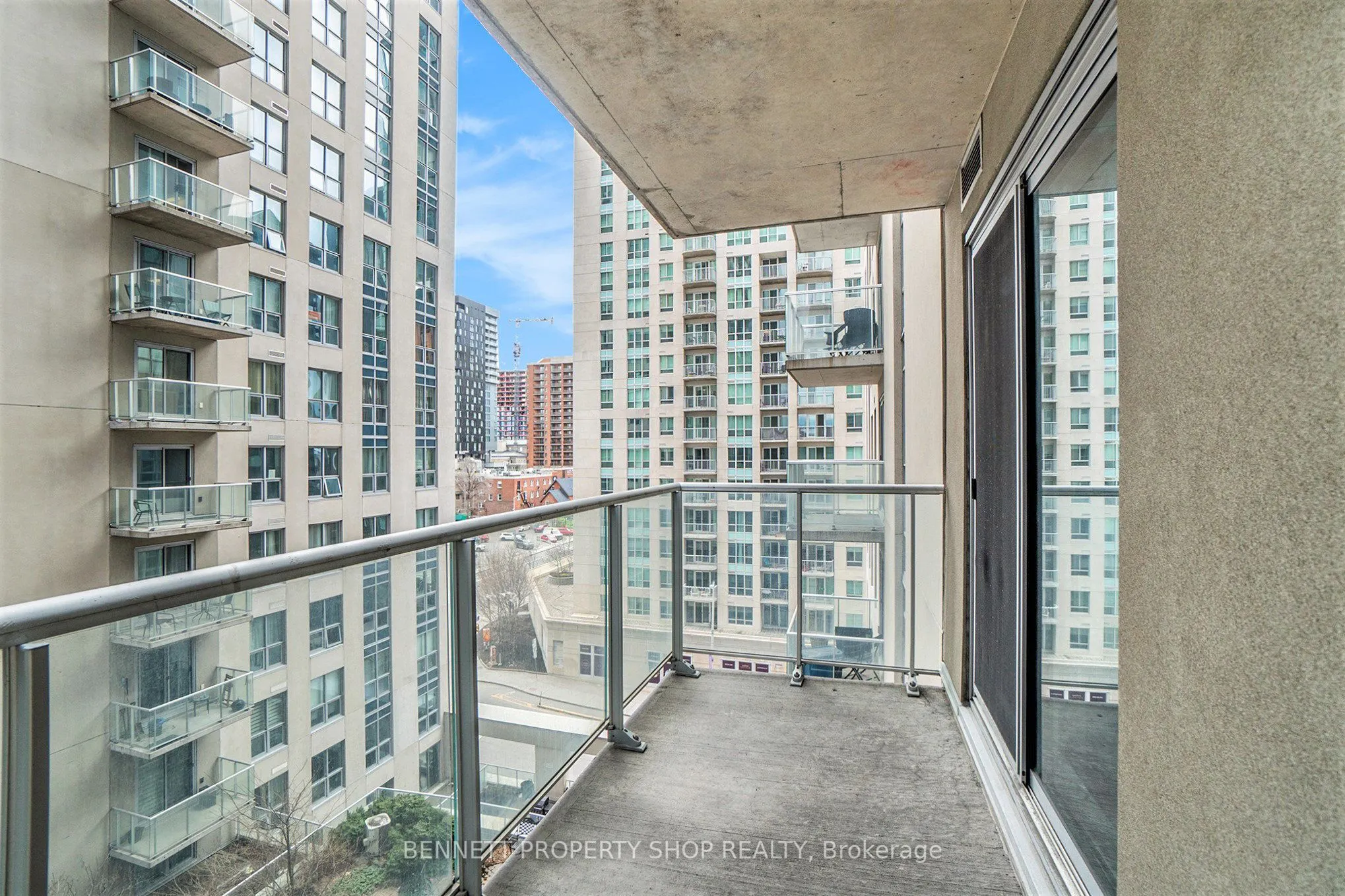242 Rideau Street, #807