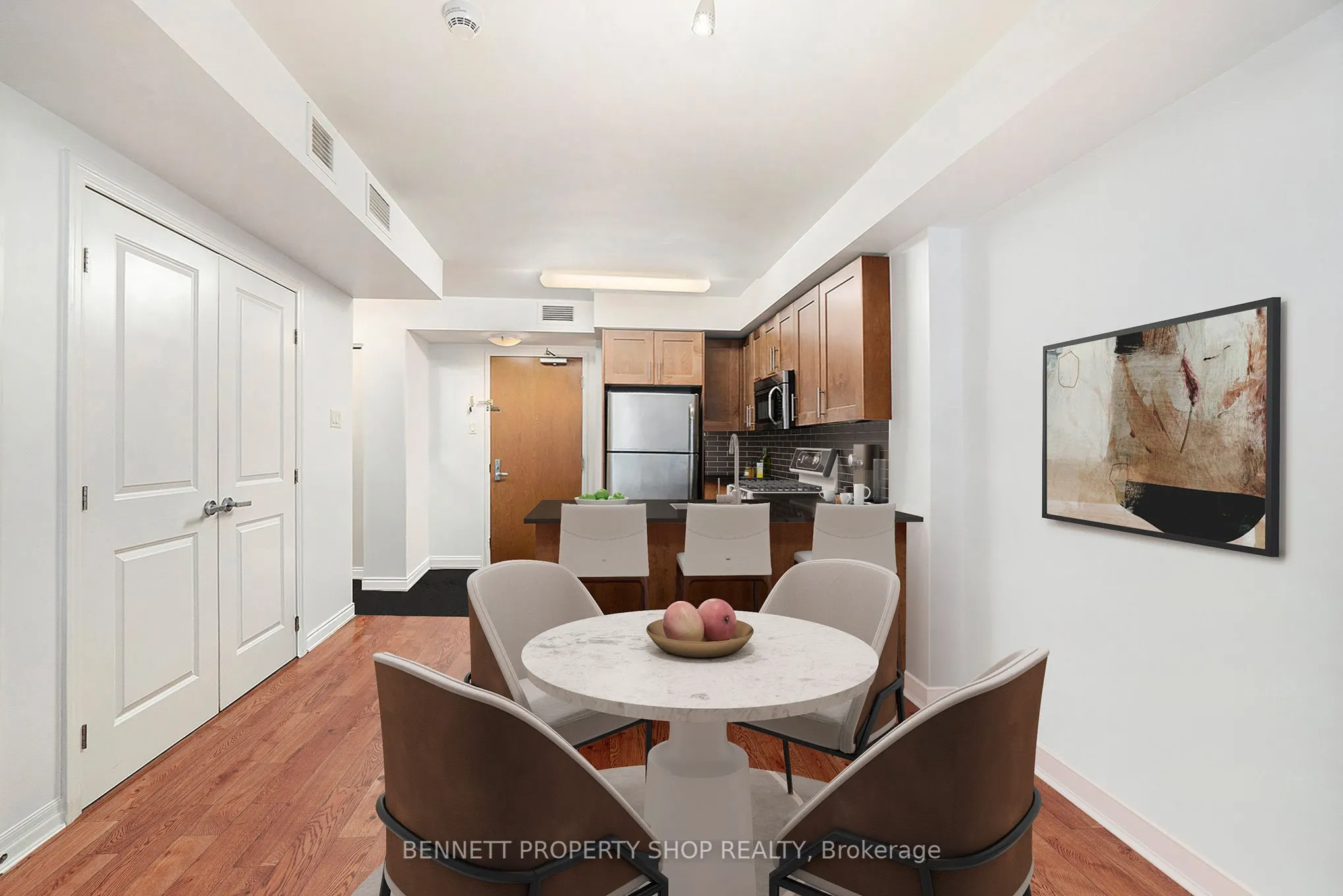 242 Rideau Street, #807
