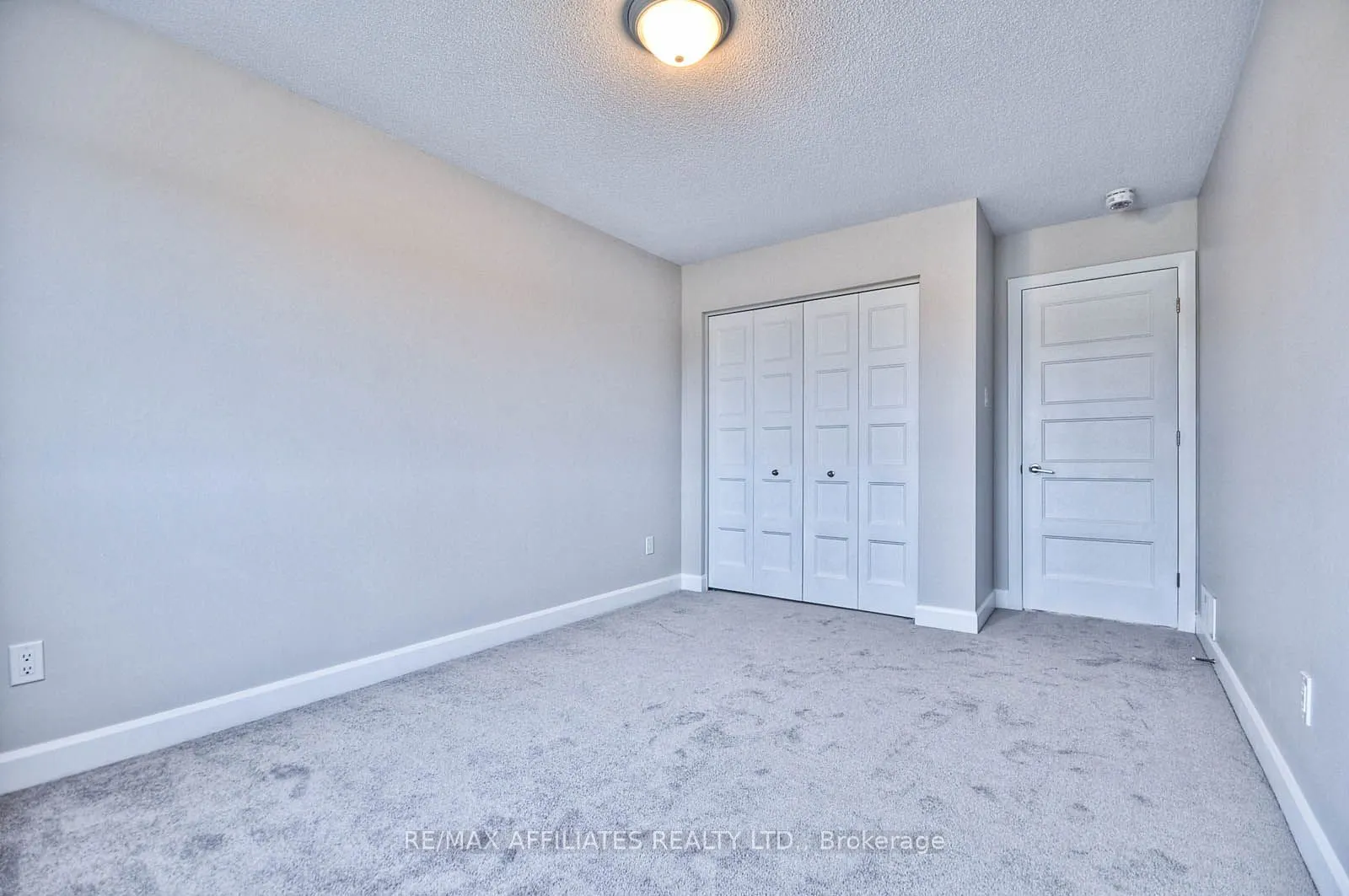 619 Geneva Crescent
