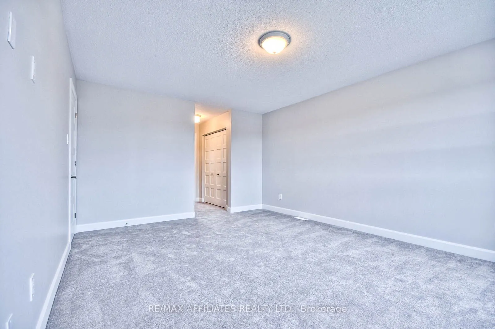 619 Geneva Crescent