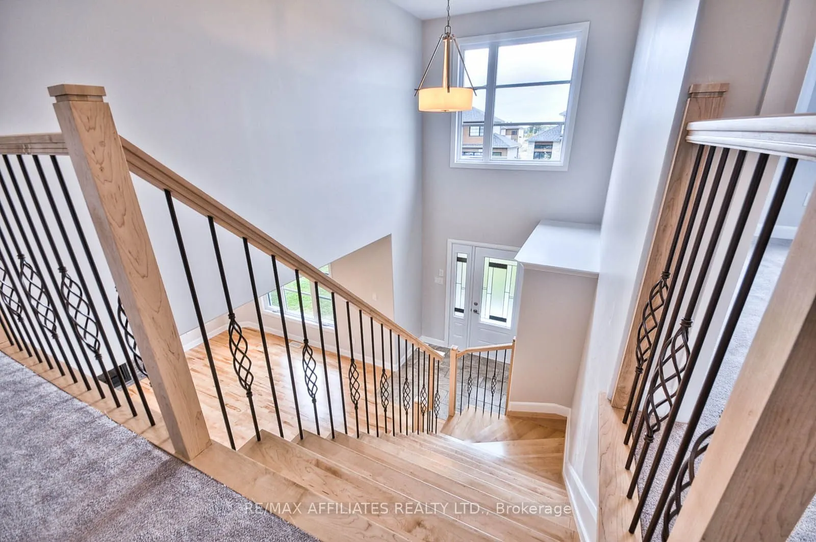 619 Geneva Crescent