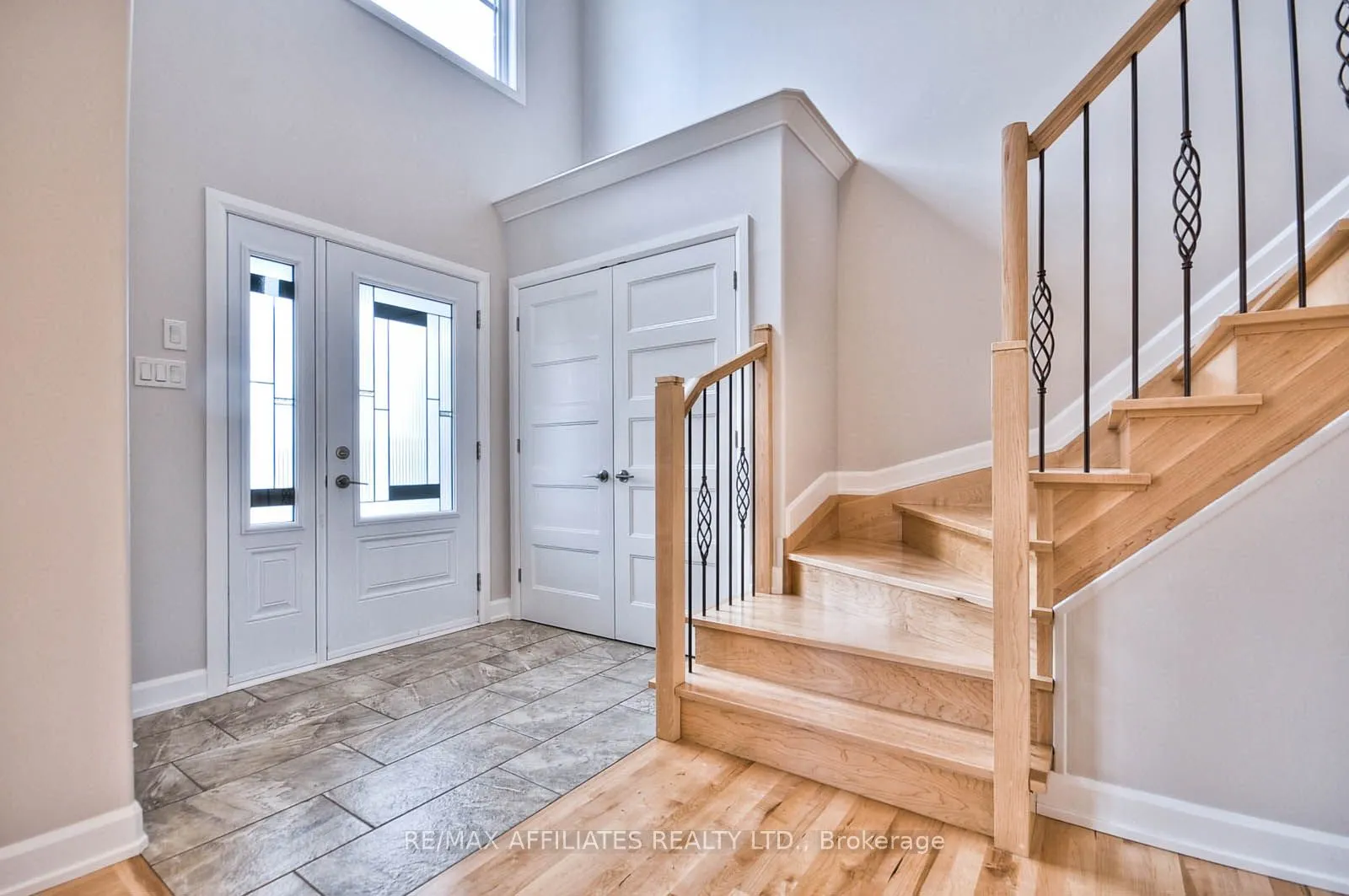 619 Geneva Crescent