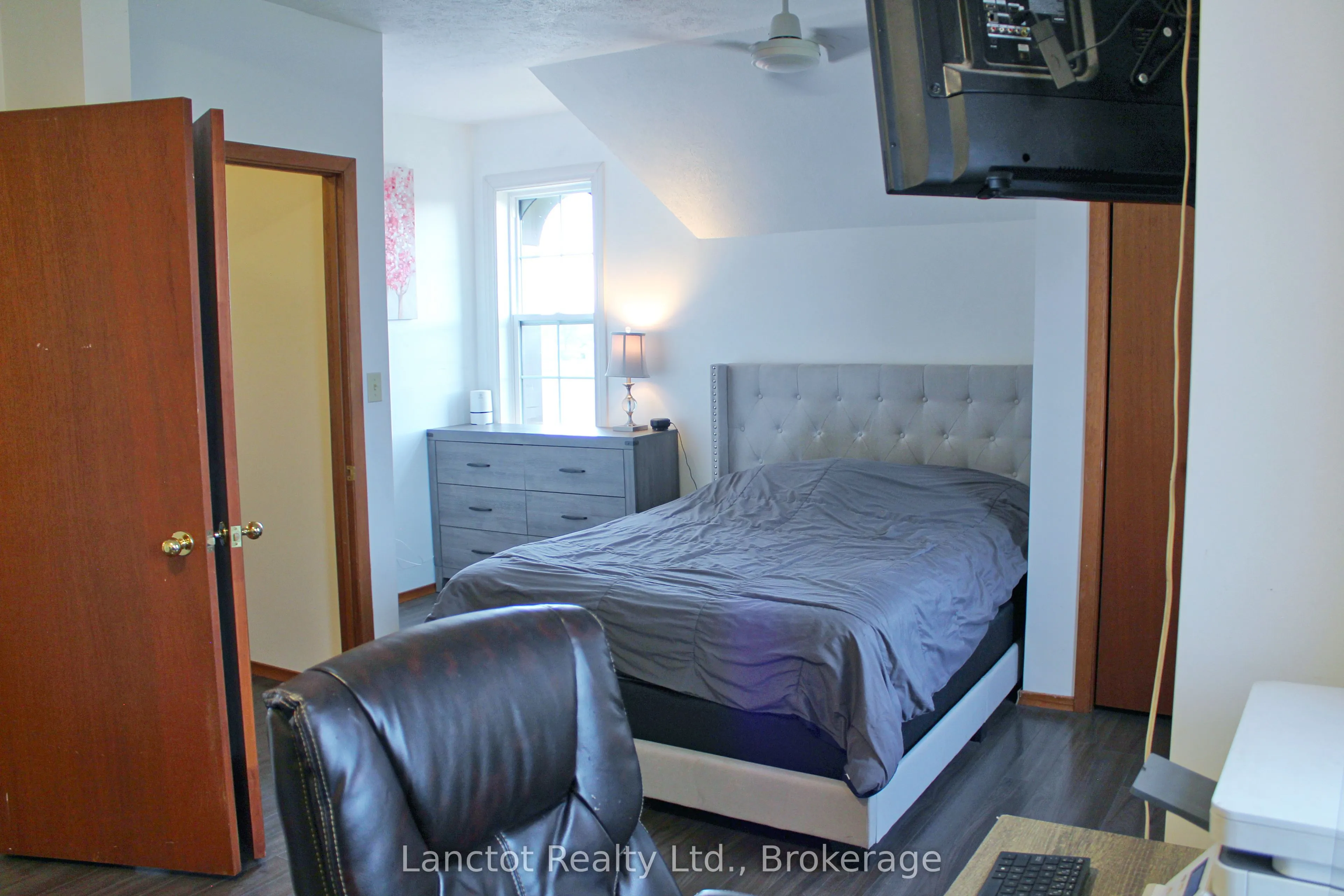402558 Grey Road 17
