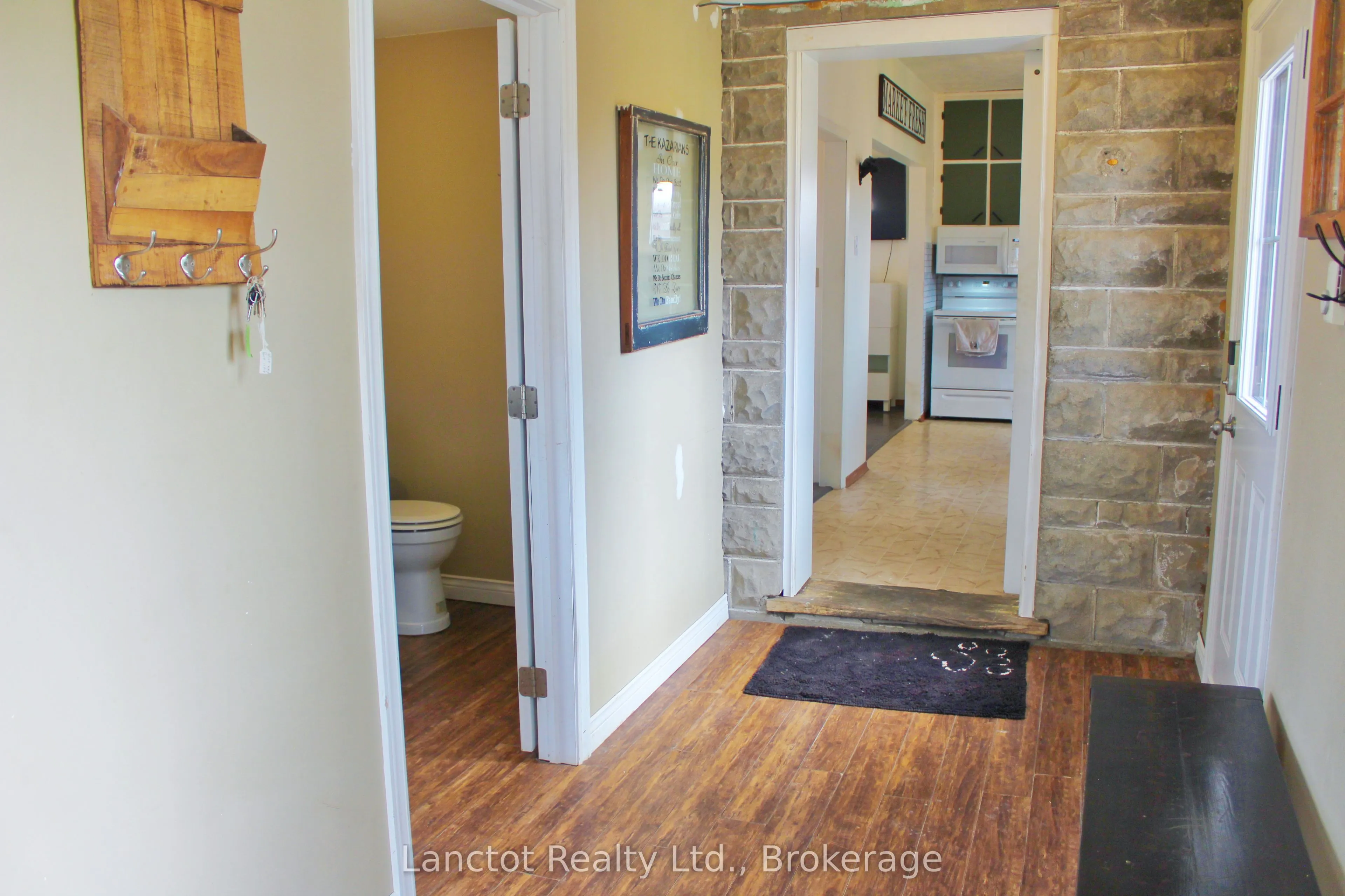 402558 Grey Road 17