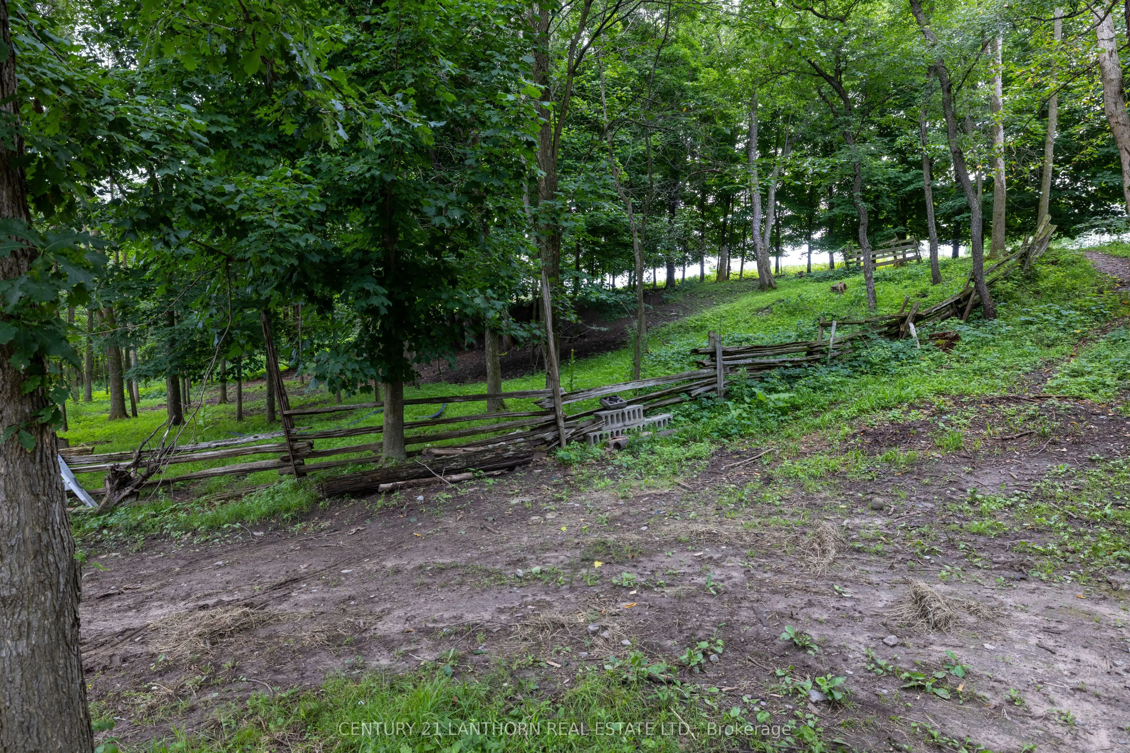 1798 County Rd 1 E