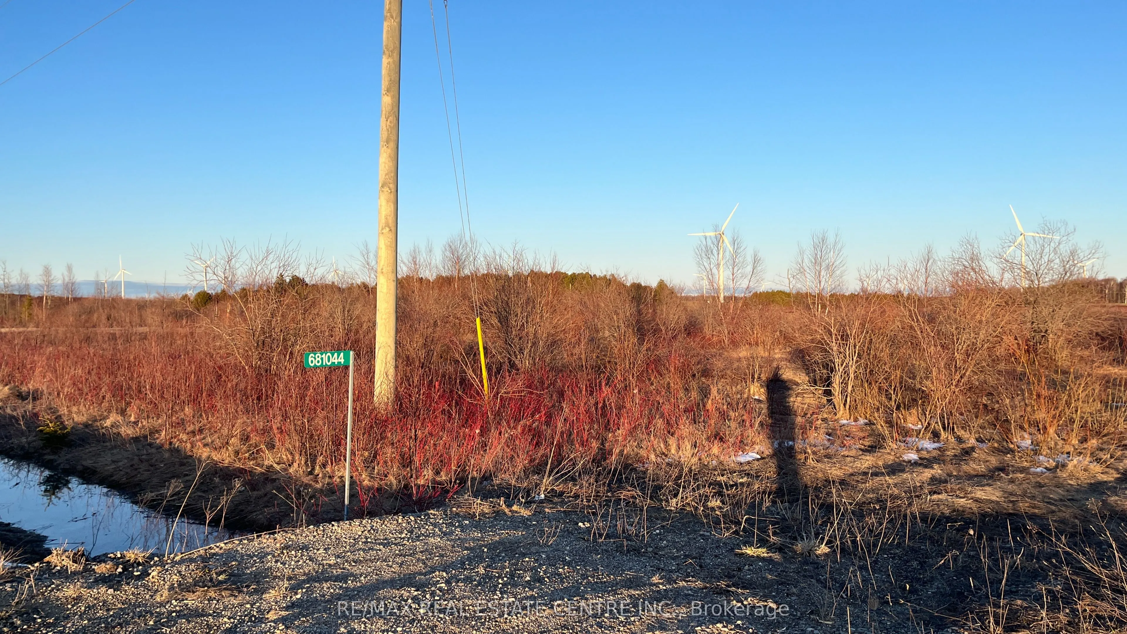 681044 260 Side Road