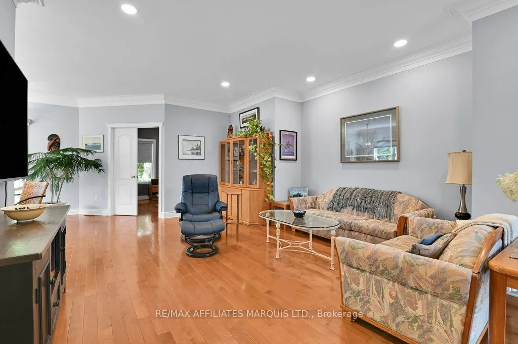 6798 RIVERVIEW Drive