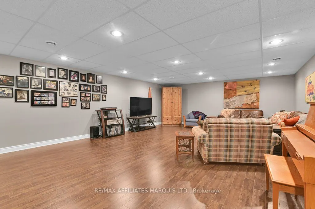 6798 RIVERVIEW Drive
