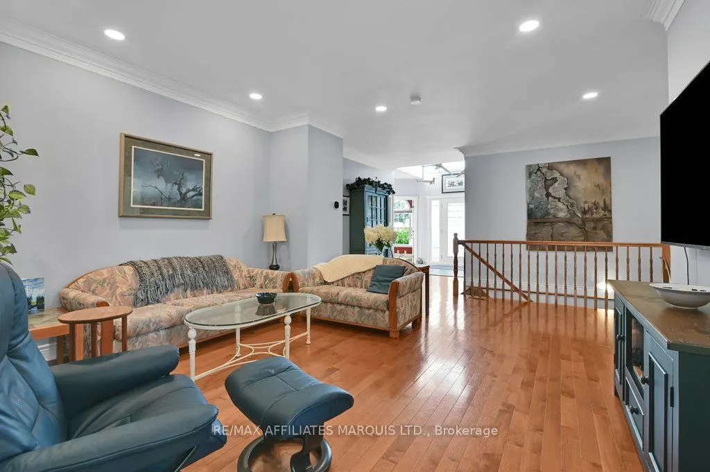 6798 RIVERVIEW Drive