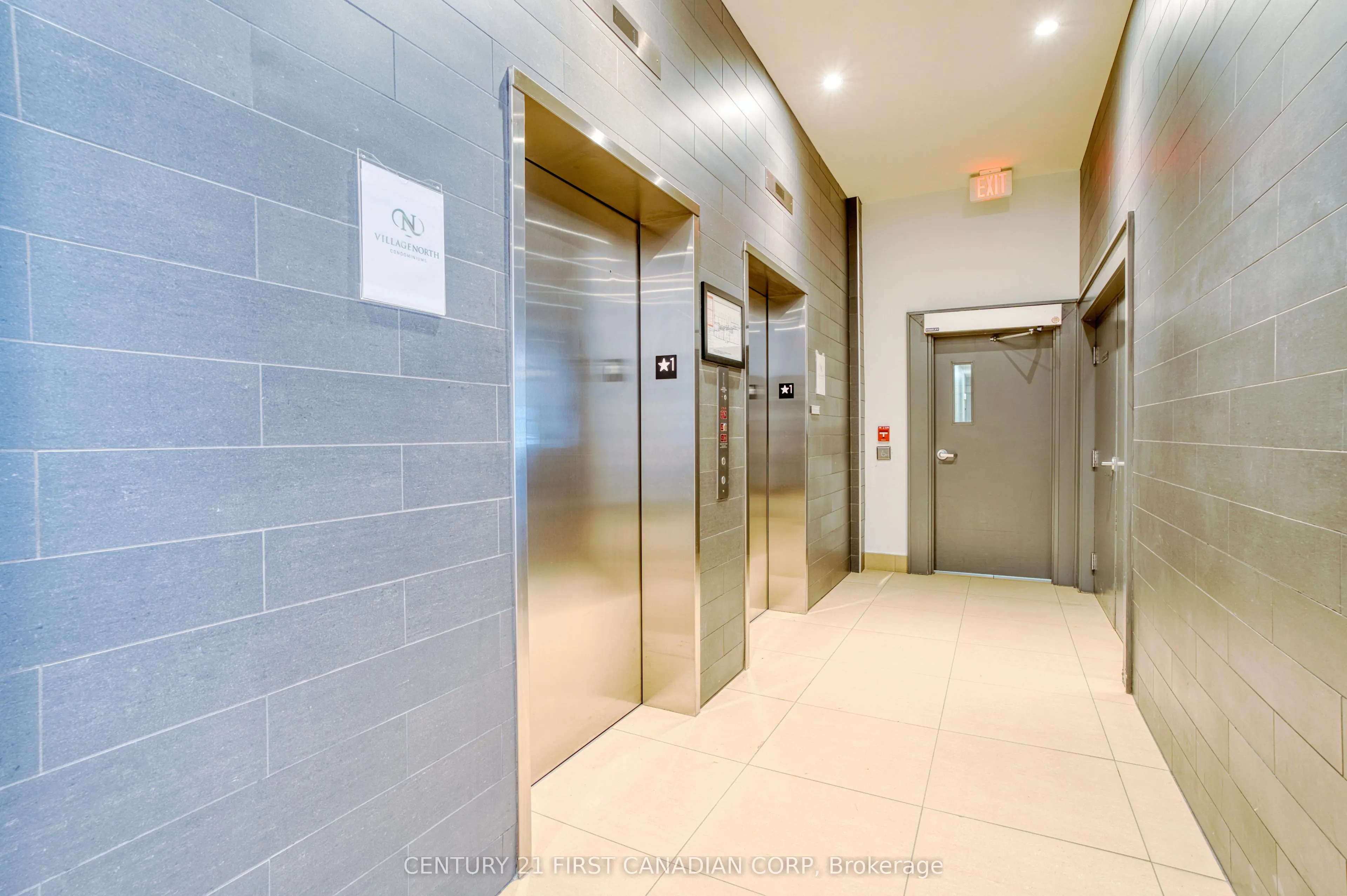 240 Villagewalk Boulevard #812