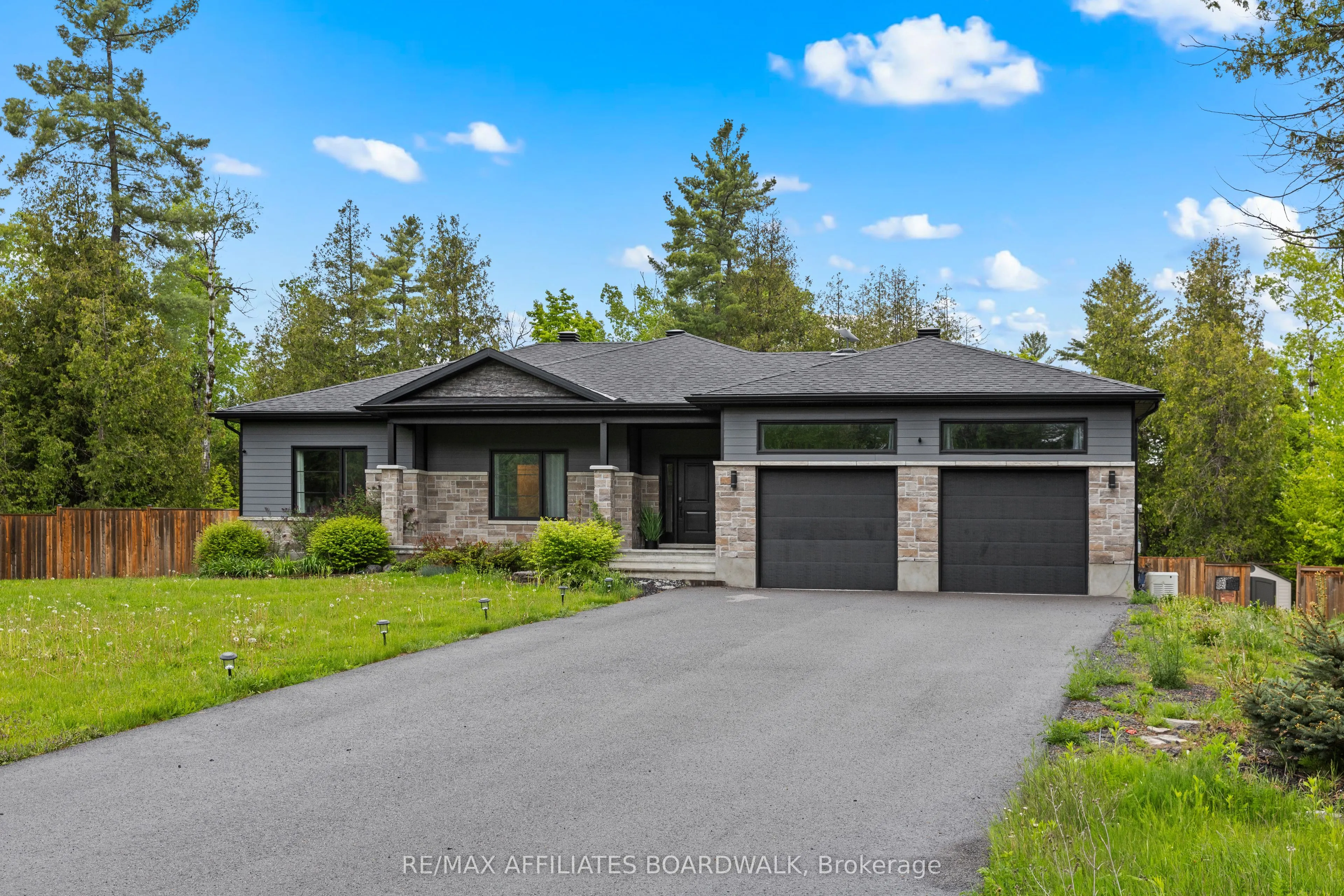 400 Cinnamon Crescent
