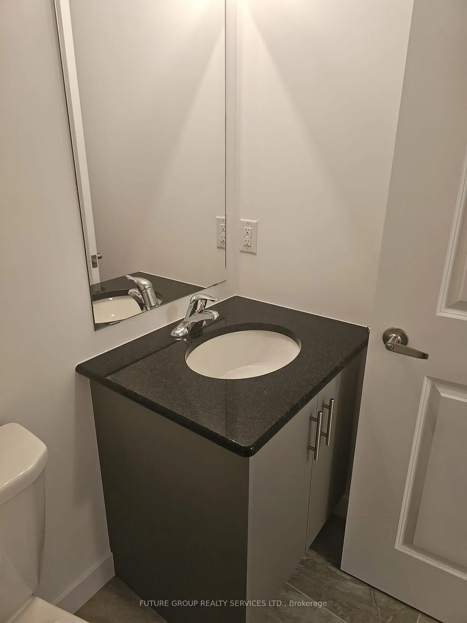 460 Dundas Street E #612