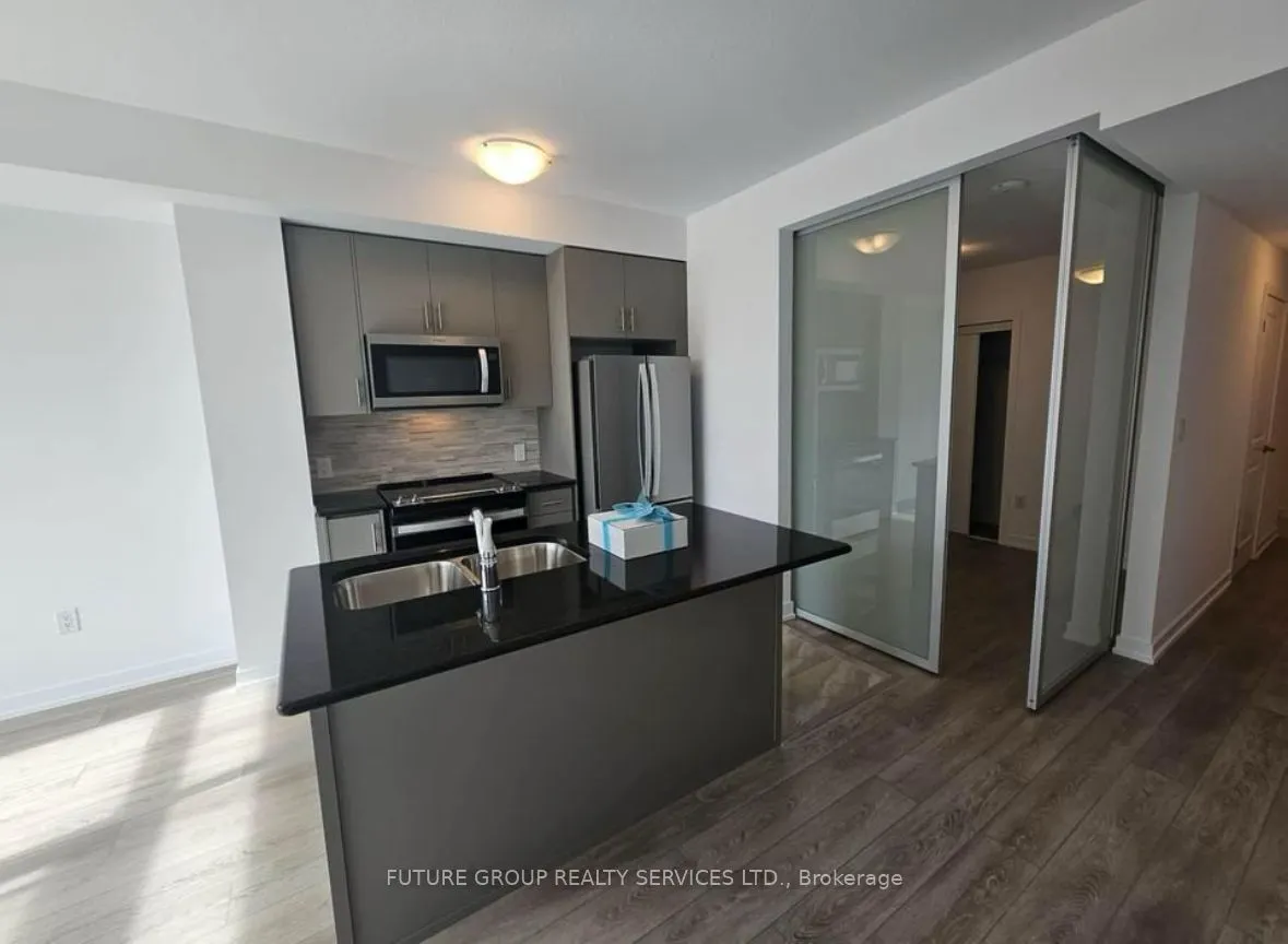 460 Dundas Street E #612