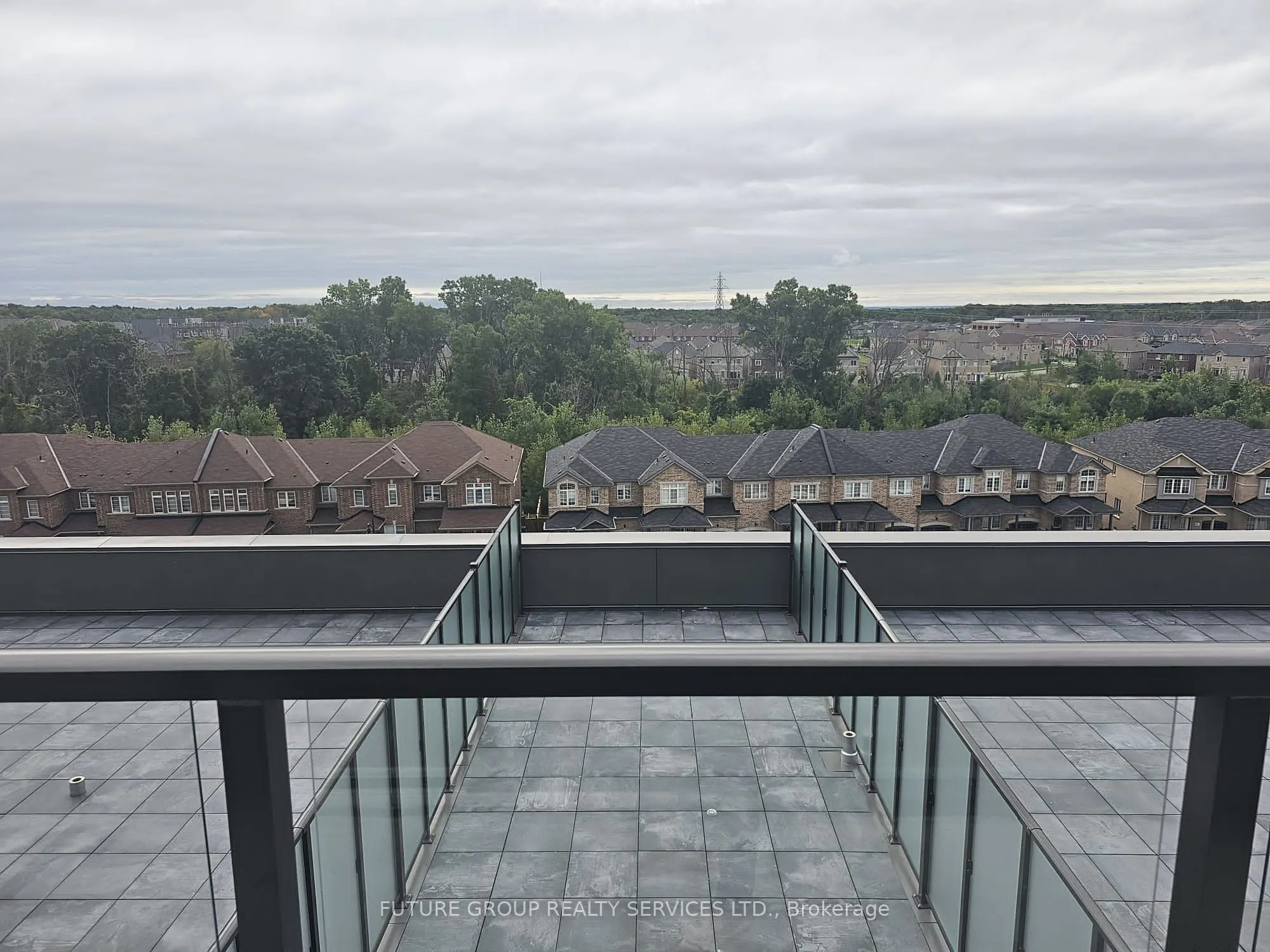 460 Dundas Street E #612