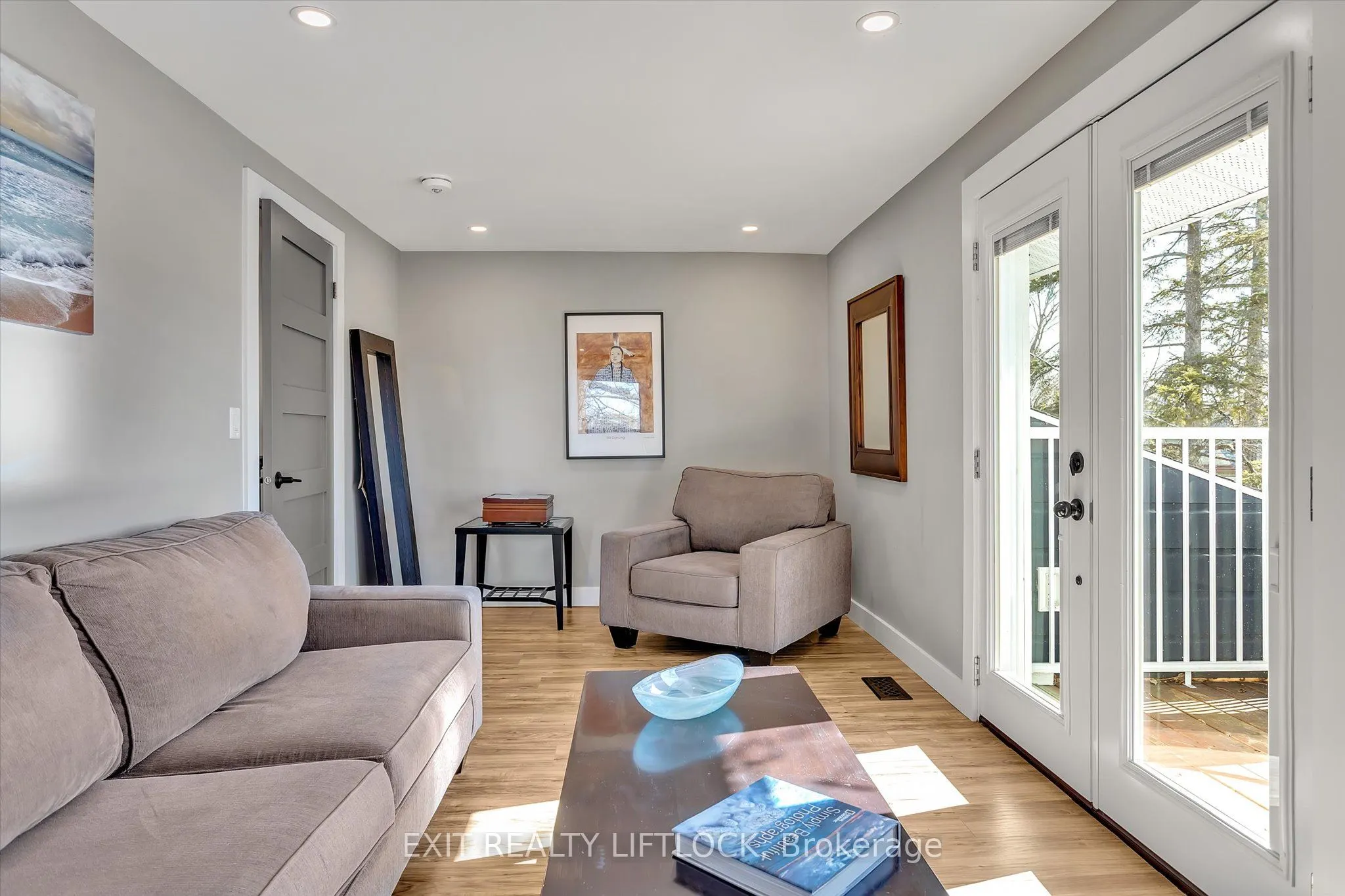 64 Front Street E
