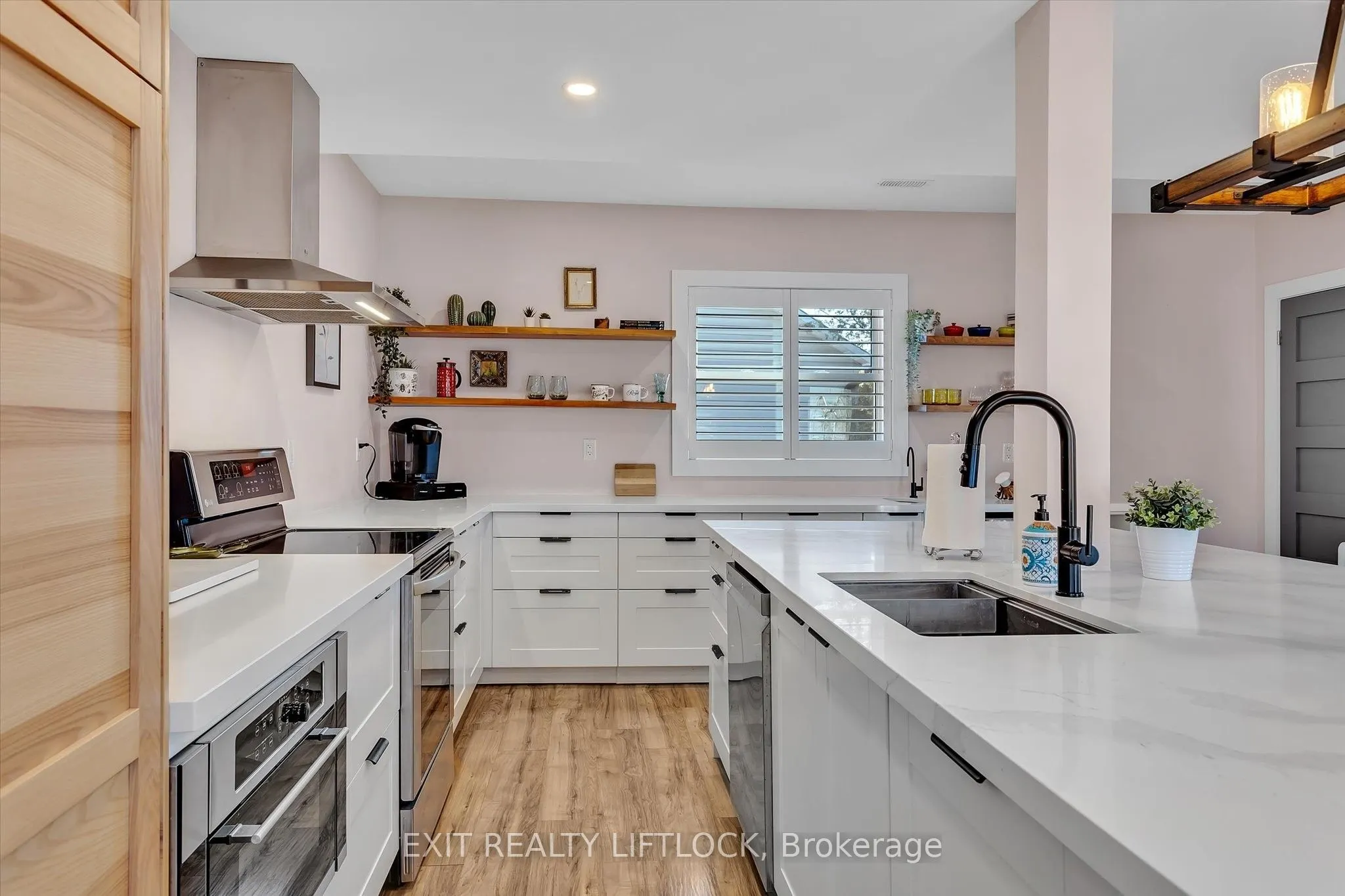 64 Front Street E